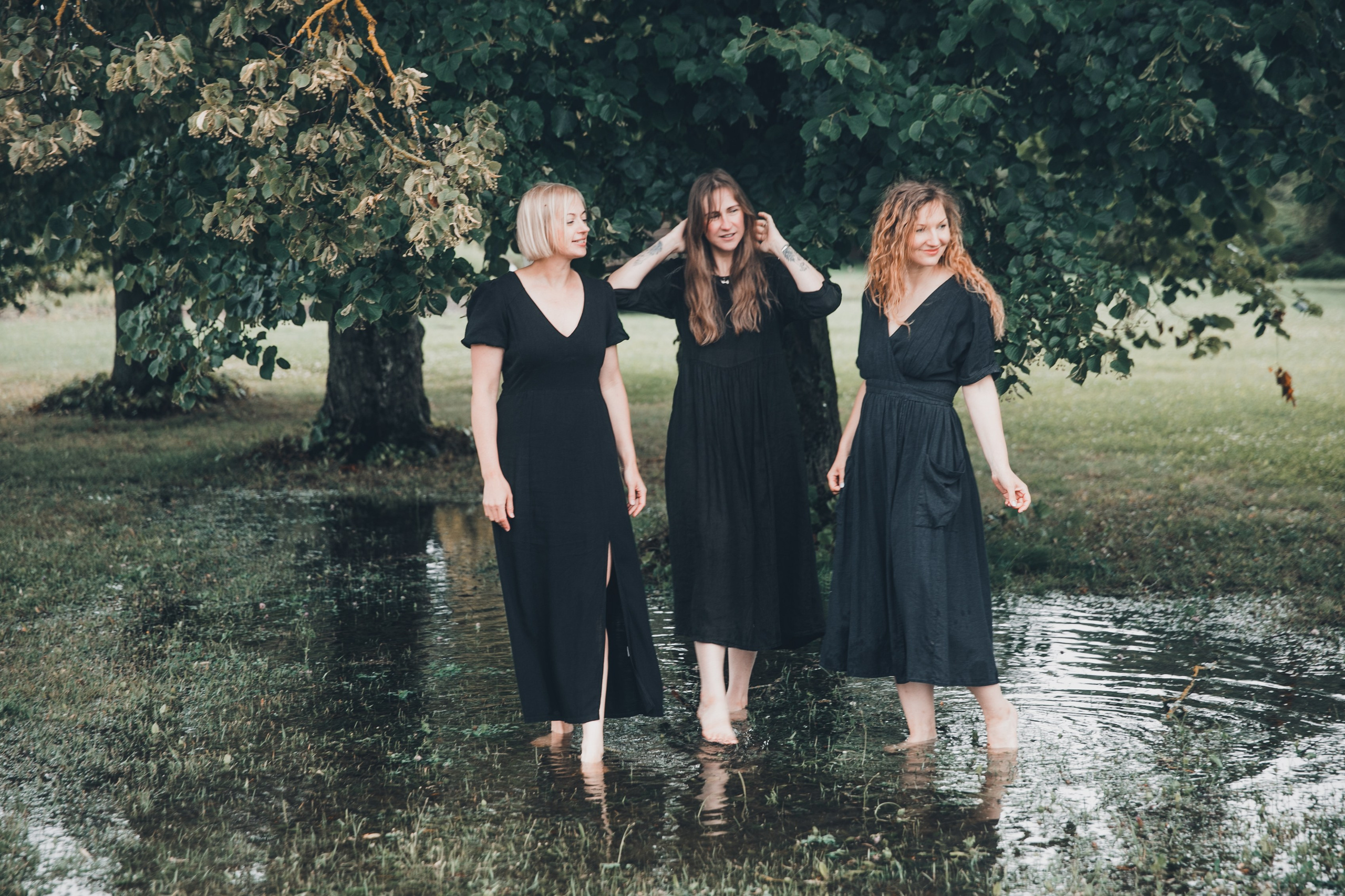 Happy rain. Sandra Garanca Portrait and event photographer