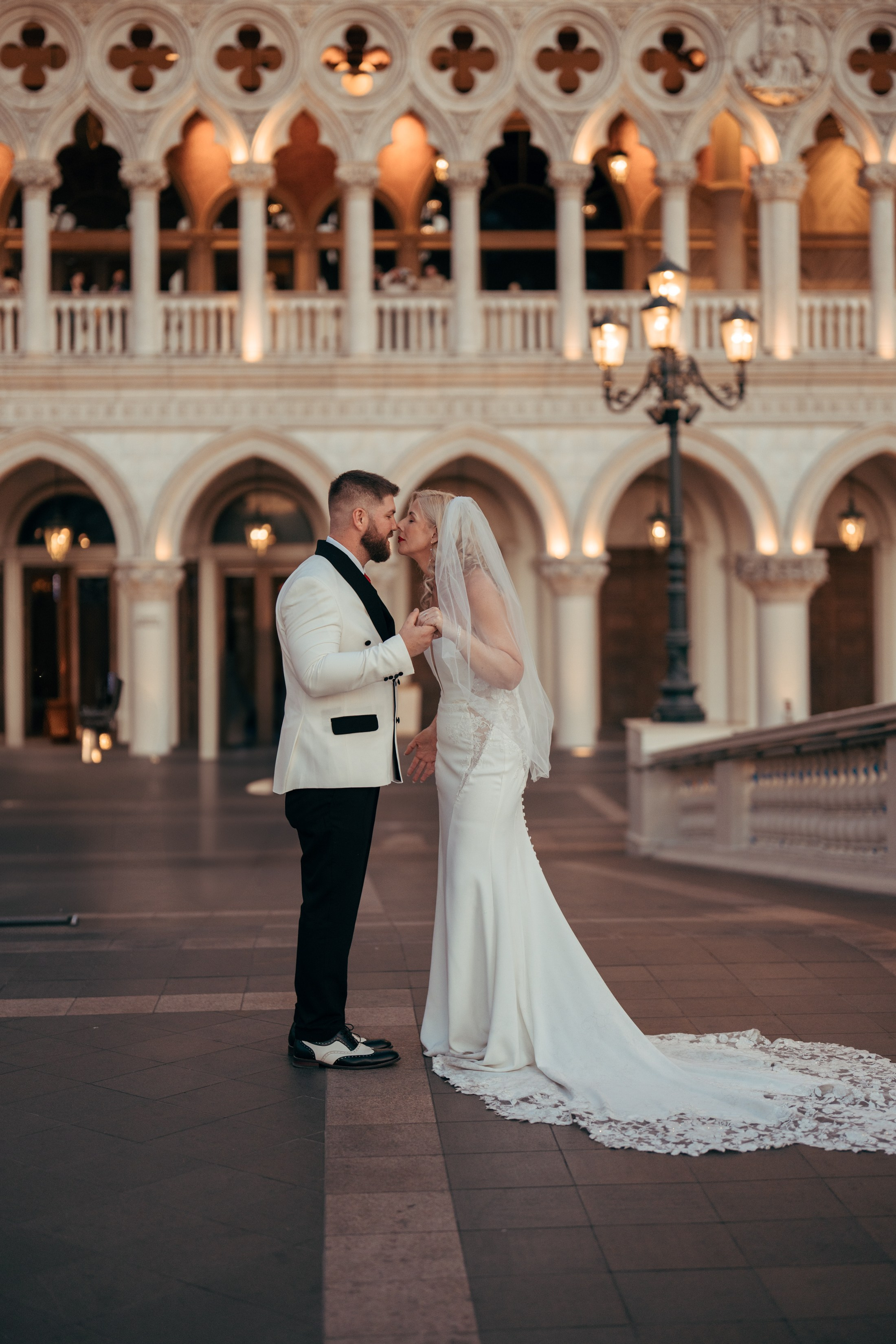 Chris&Holly. Wedding & elopement photographer Viktoriya Kravtsov. Las Vegas
