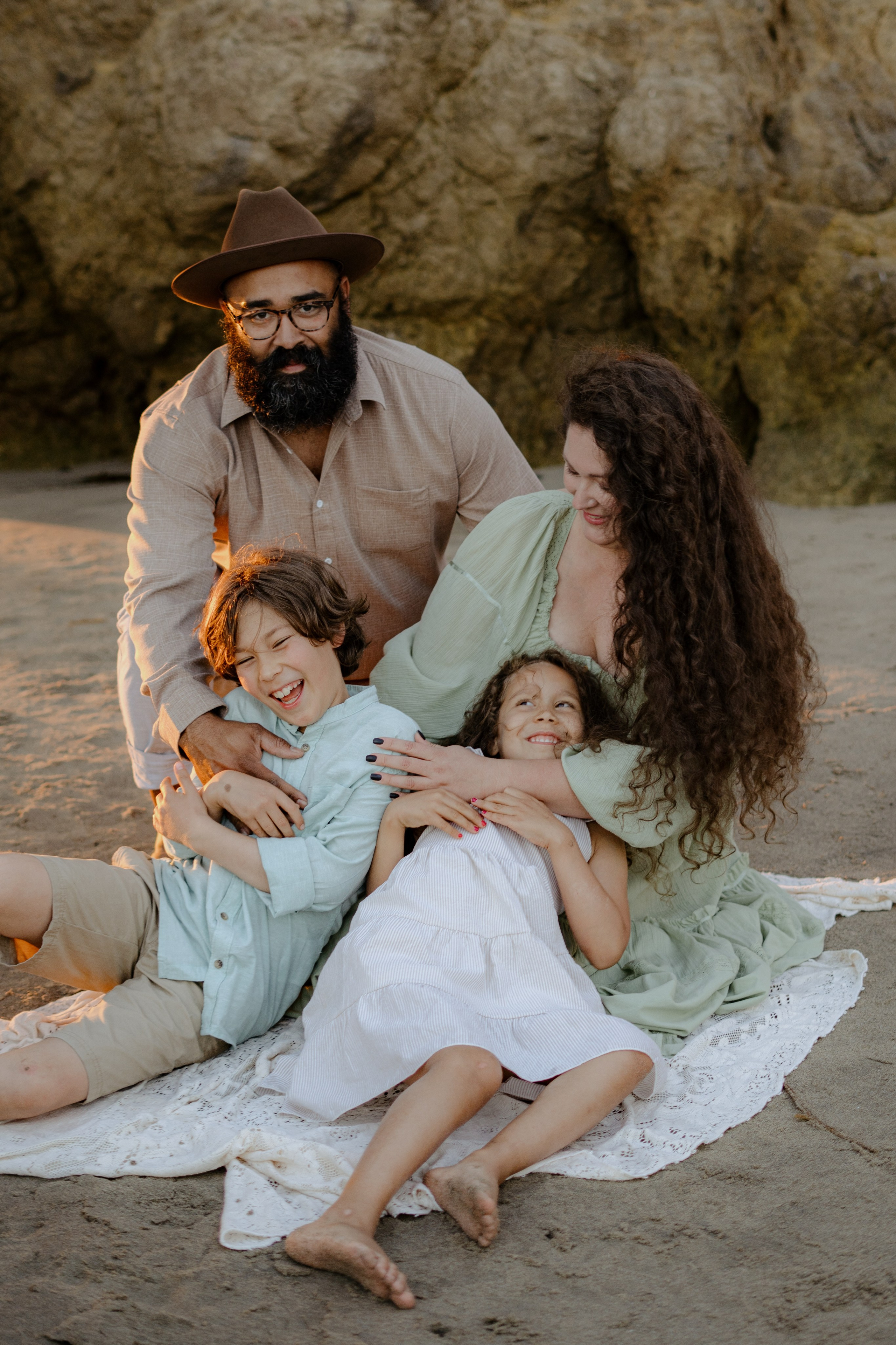 Family photoshoot. Orange County Wedding Photographer & Videographer | Candid & Timeless Wedding Photo + Video | Italiantsev
