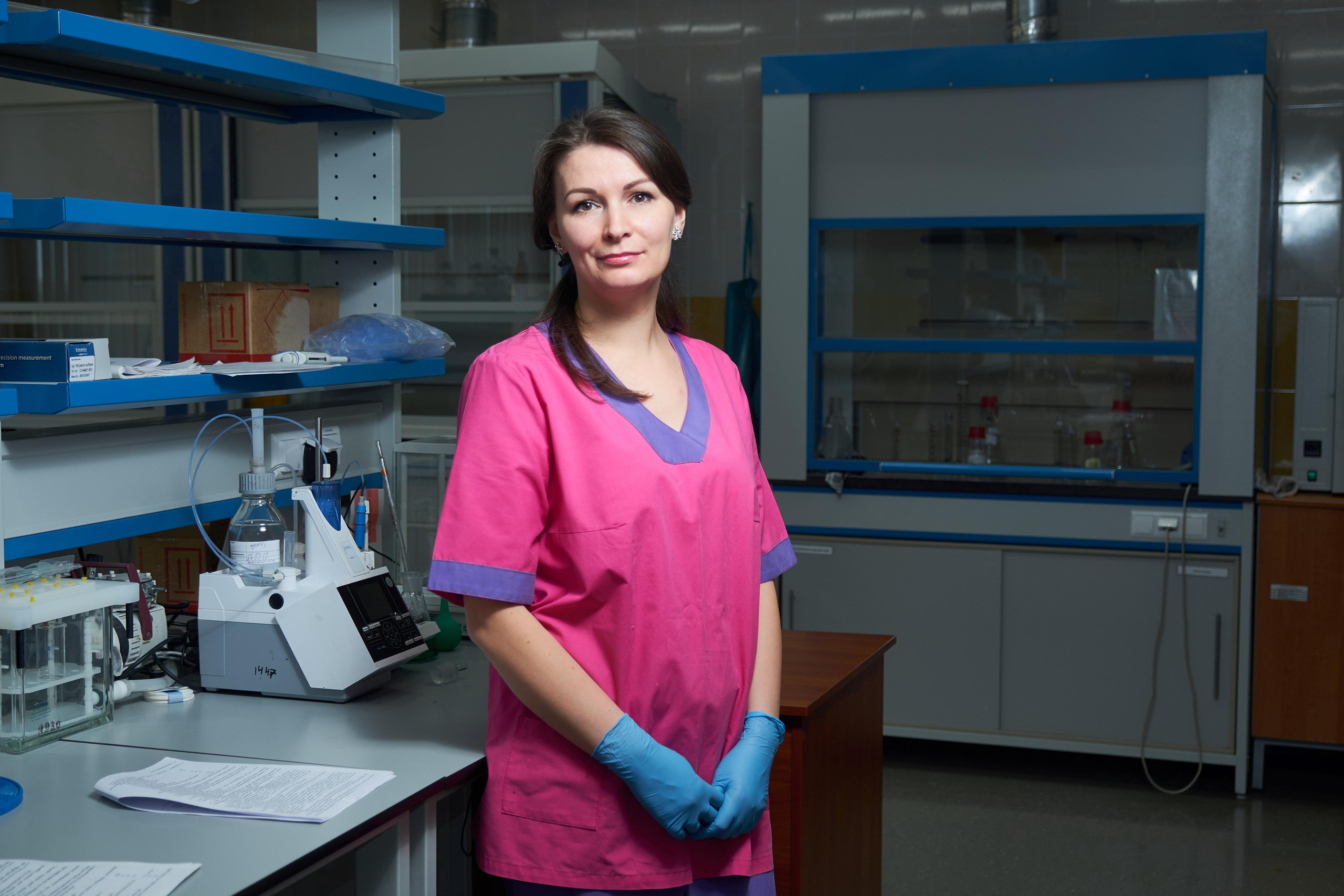 Employees. צלם אלכס ברט בישראל