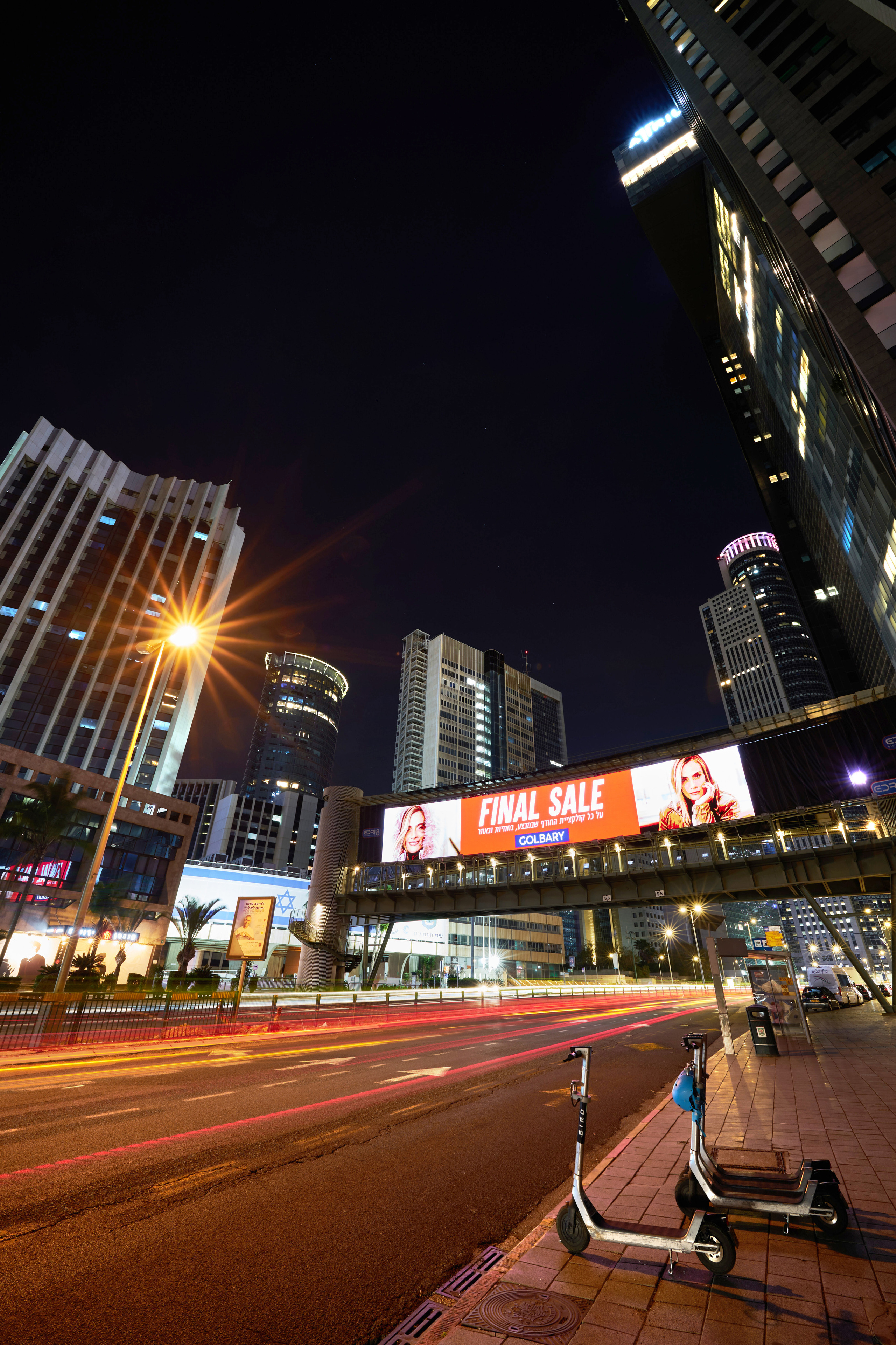 Exterior. צלם אלכס ברט בישראל