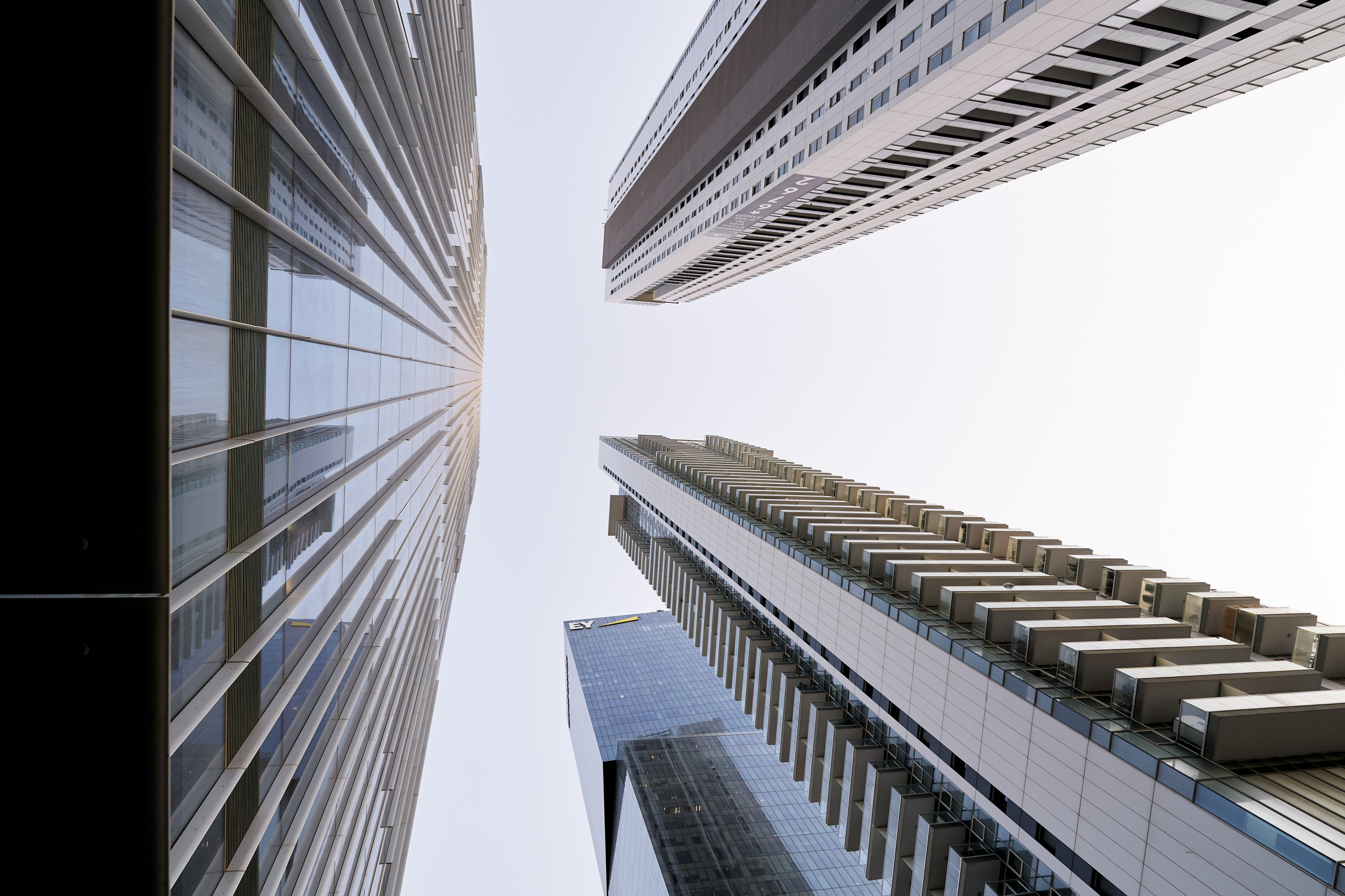 Exterior. צלם אלכס ברט בישראל