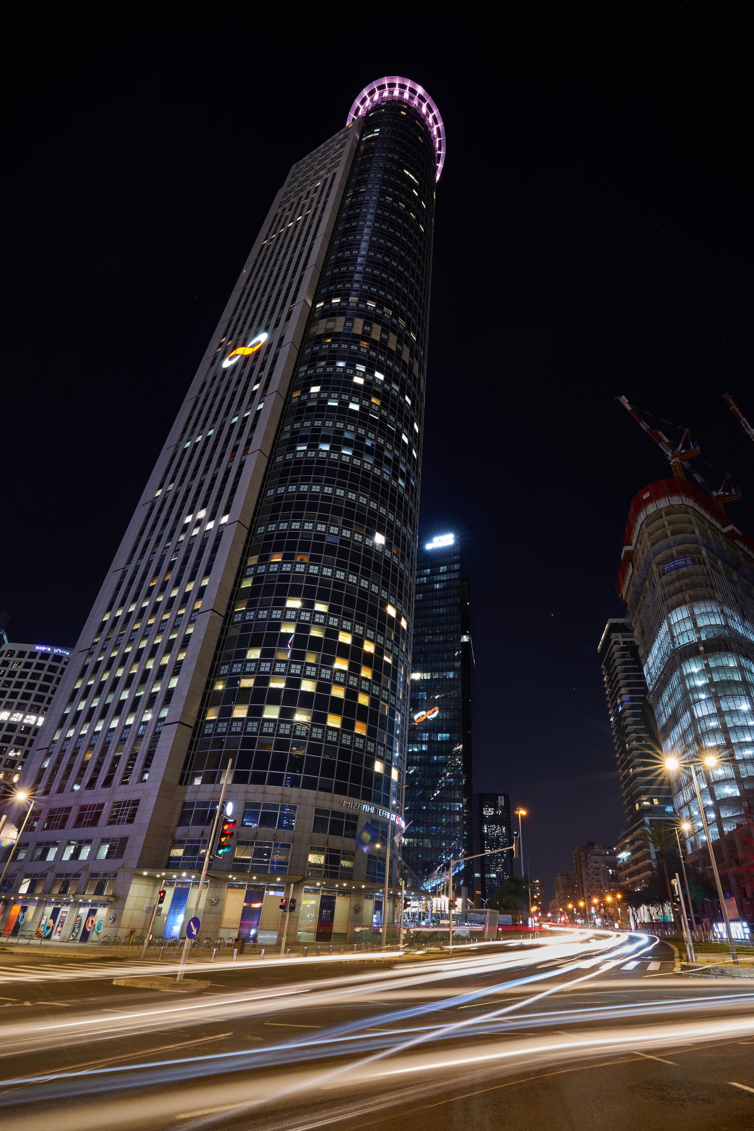 Exterior. צלם אלכס ברט בישראל