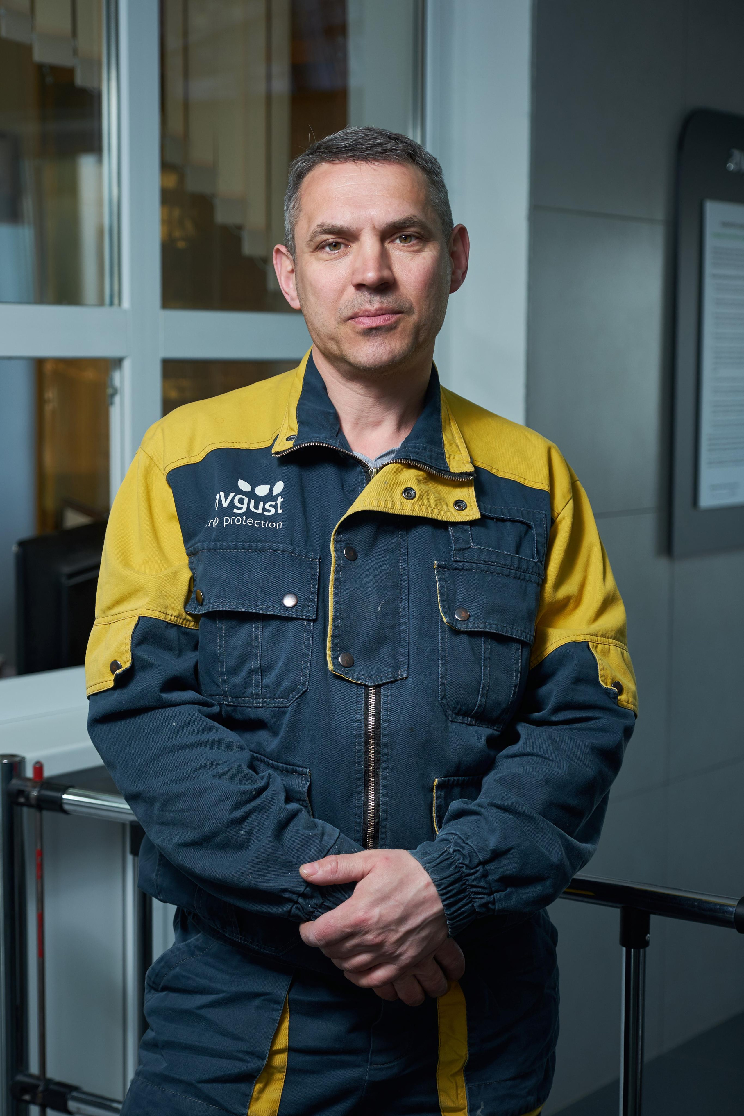 Employees. צלם אלכס ברט בישראל