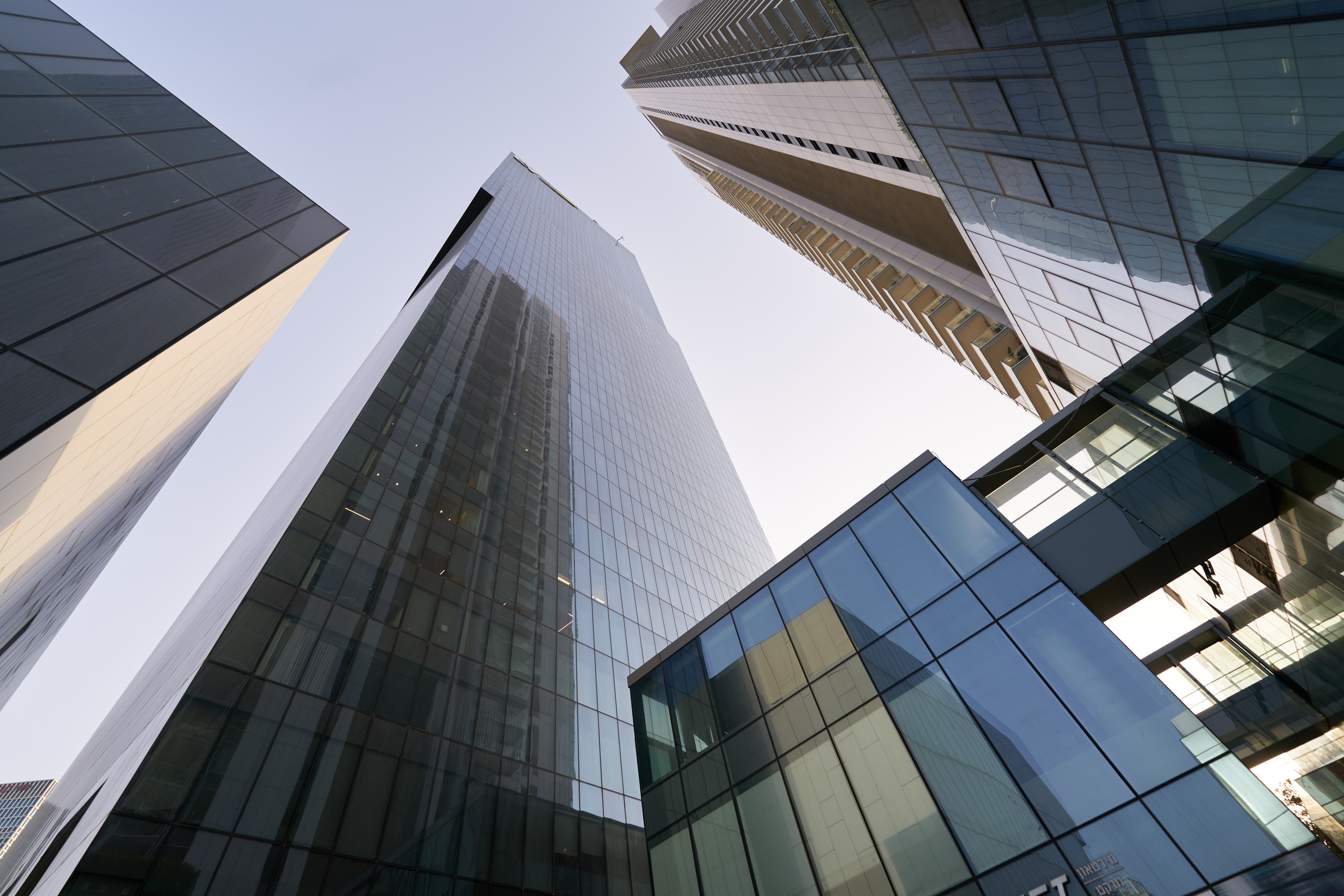 Exterior. צלם אלכס ברט בישראל