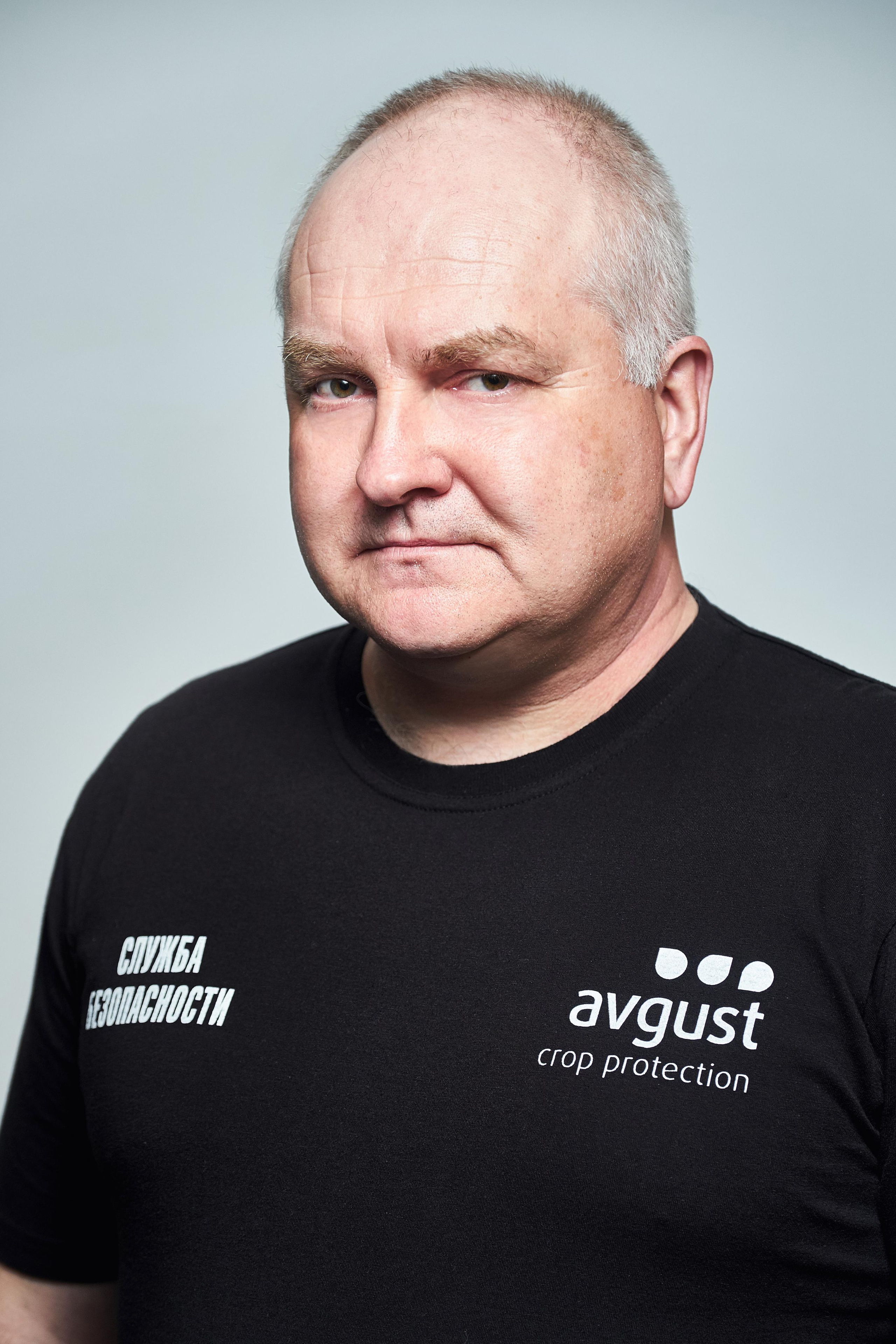 Employees. צלם אלכס ברט בישראל