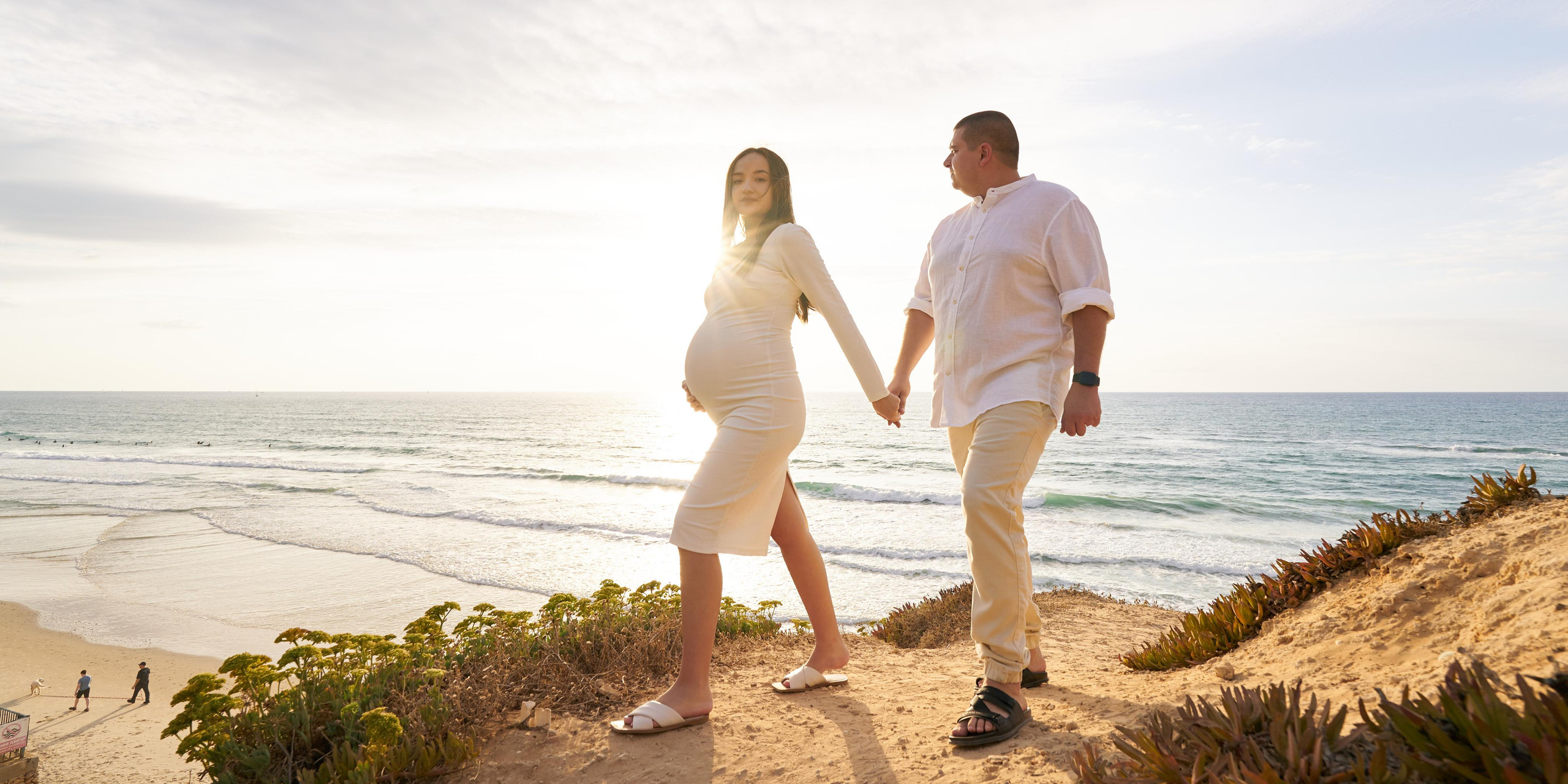 צילום הריון בחוף הים