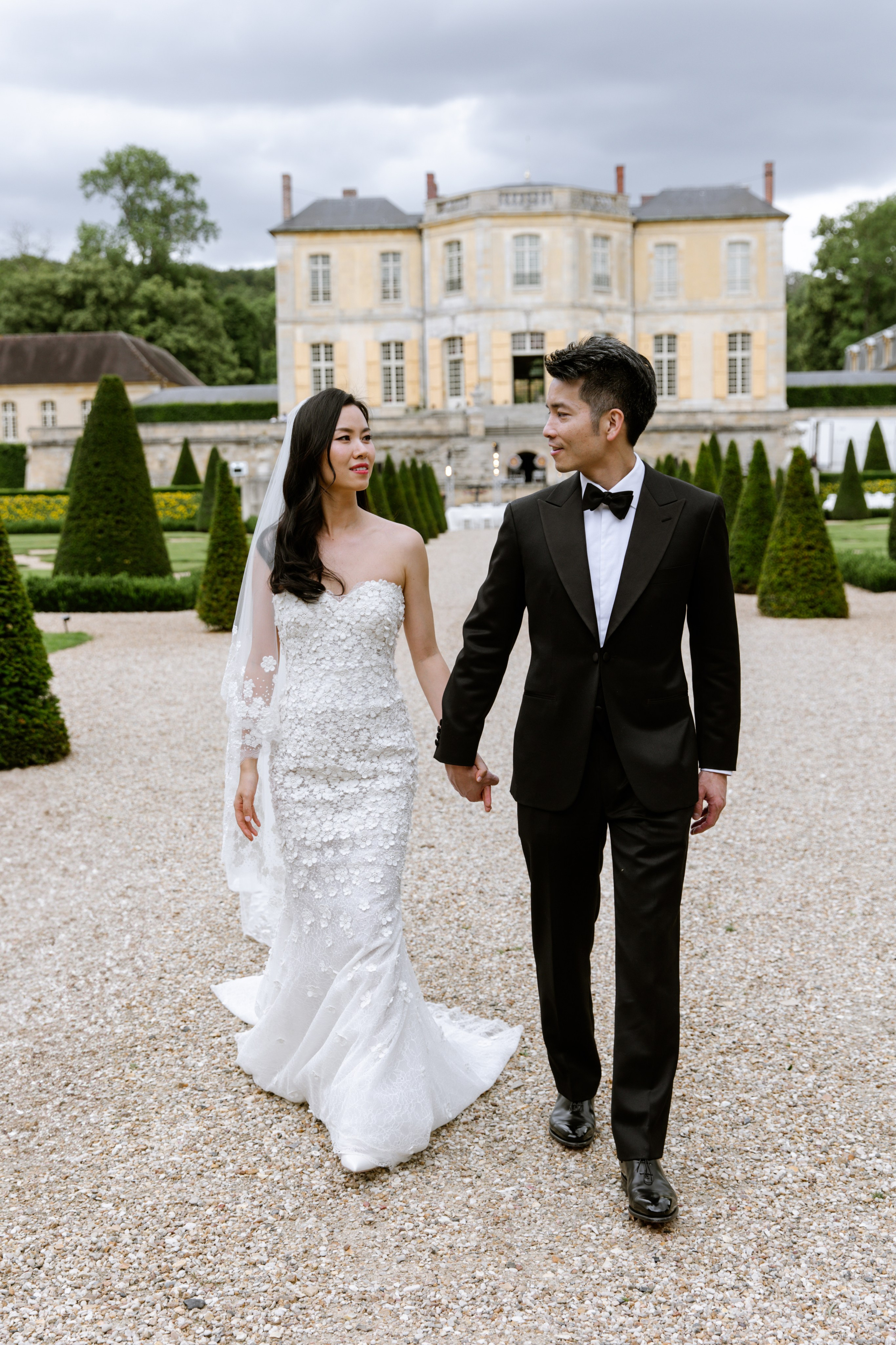 Nan & Brian | Château de Villette Wedding in France. Paris Wedding Photographer