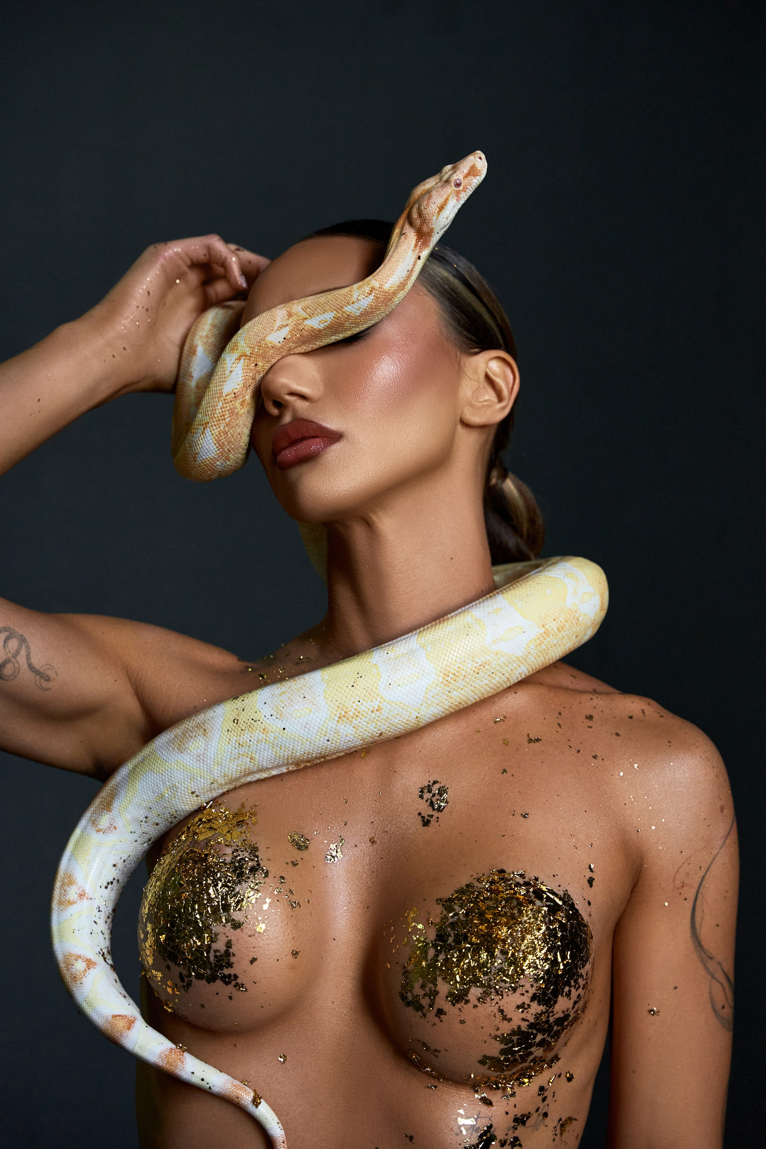Masha Light Snake Photoshoot at Manhattan Studio Warsaw. Roman Volkov 🐍 Snake Father Warsaw, Poland