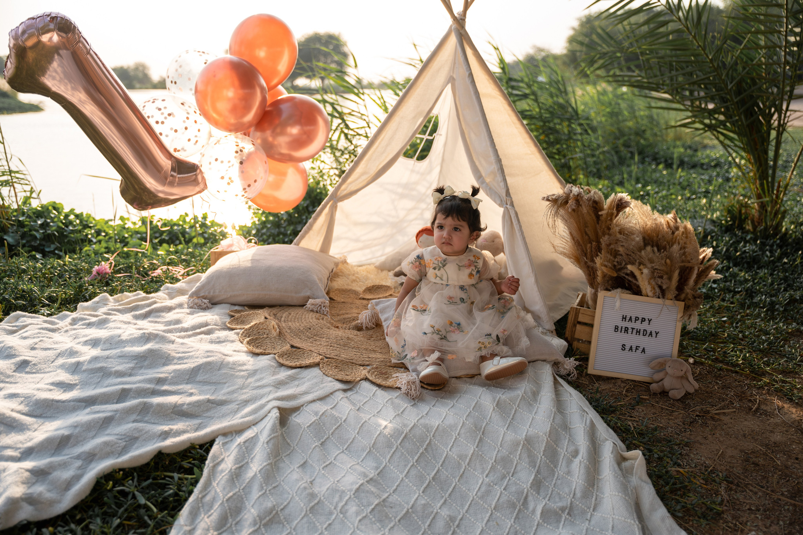 Cake smash and happy time. Angela Iakovleva — Family Photographer in Dubai