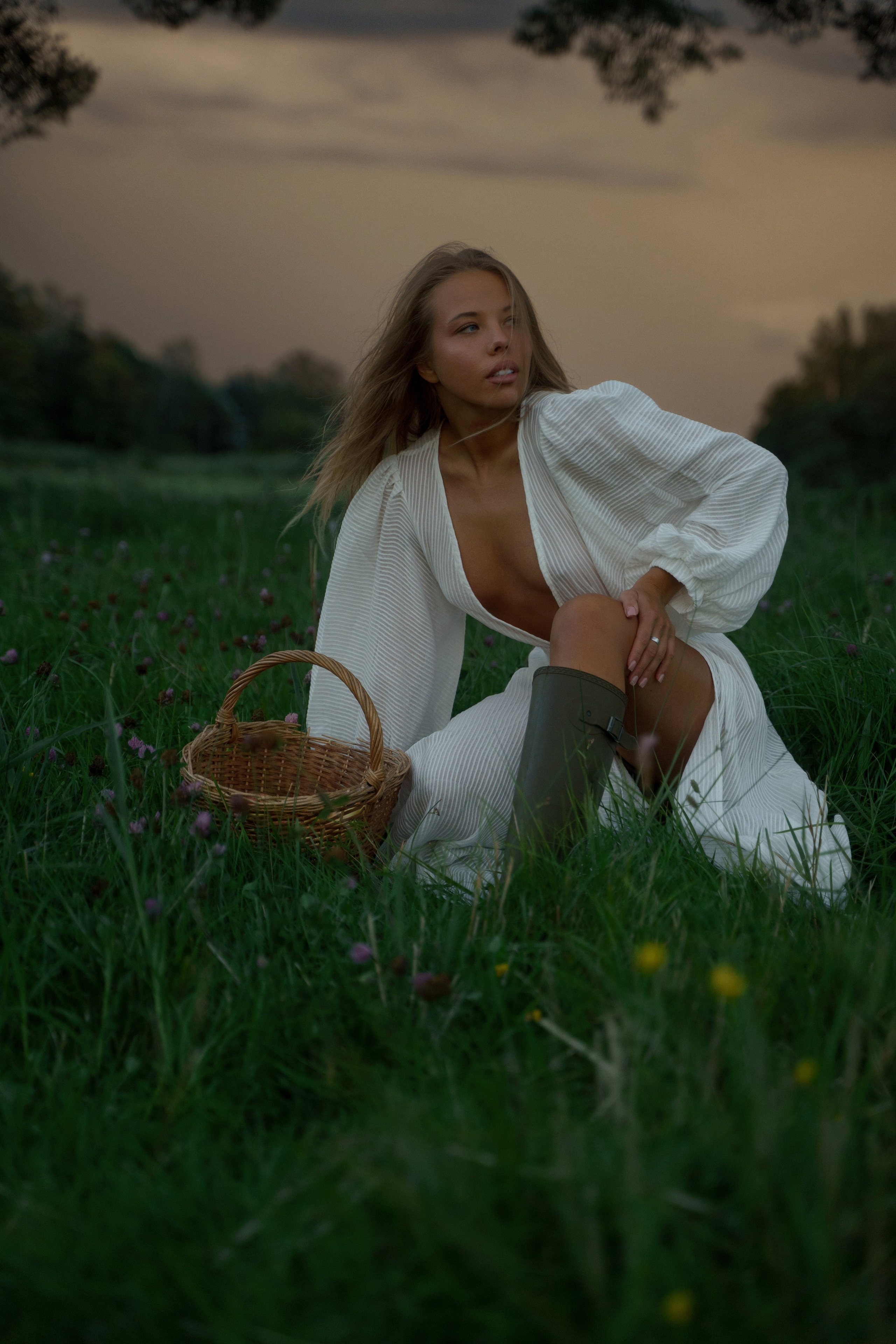 Storm, linen and milk