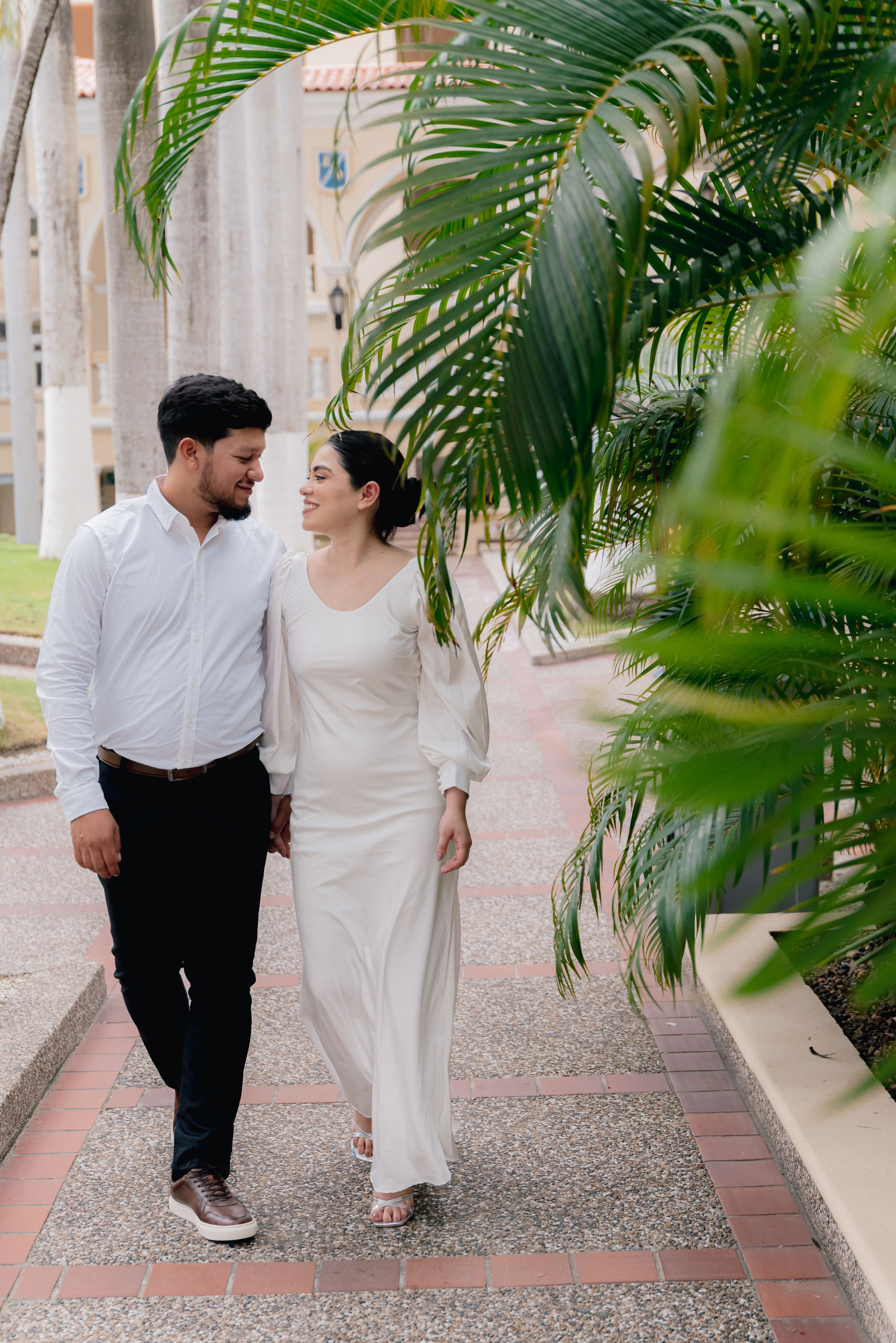 Preboda en iconico Hotel el Prado de Barranquilla. Wedding Photographers in Colombia · BanderArt Photography Carlos and Linda