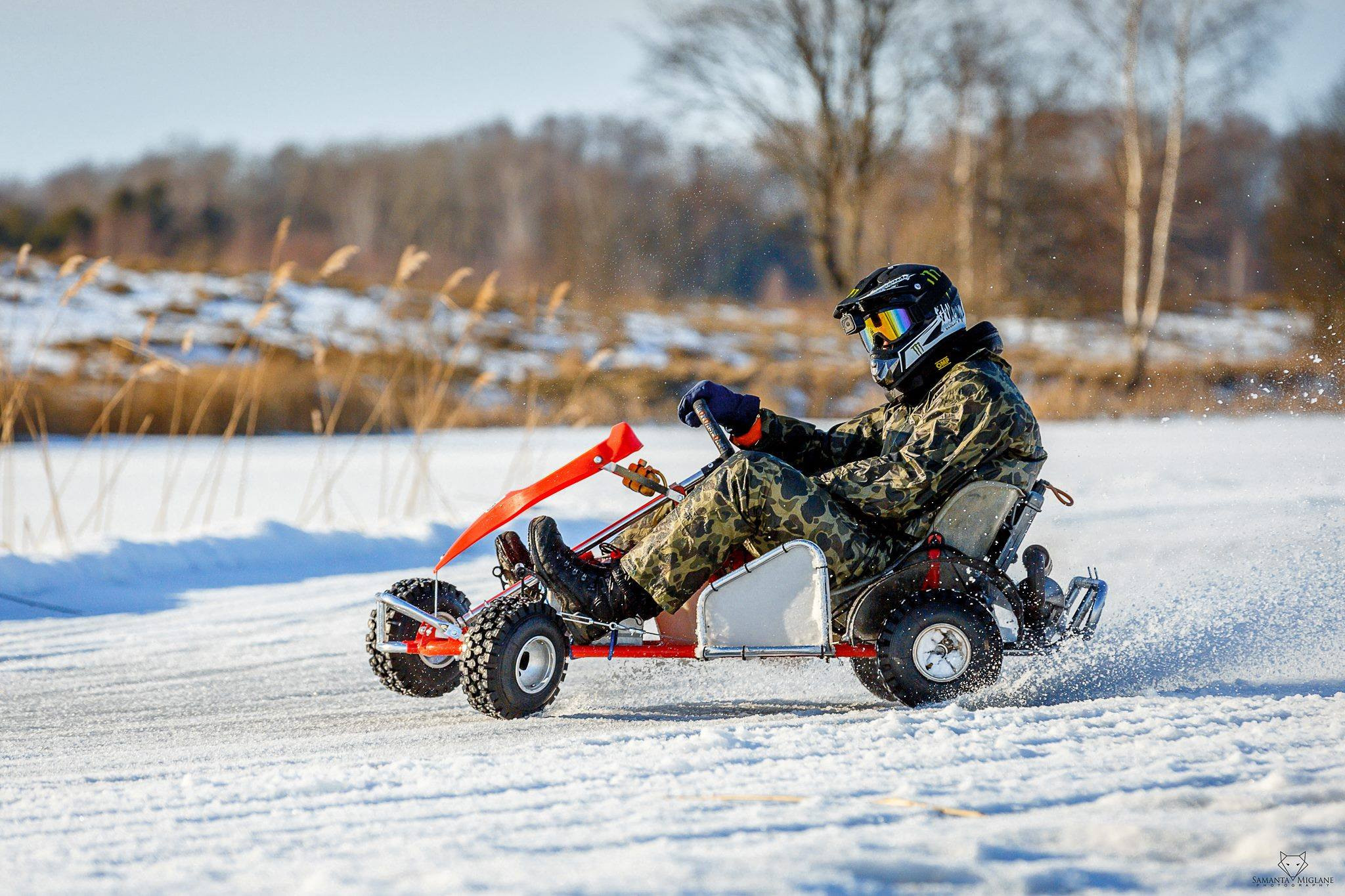 Pa sniegu ar kartingiem. FOTOGRĀFS| LATVIJA |DAUGAVPILS|