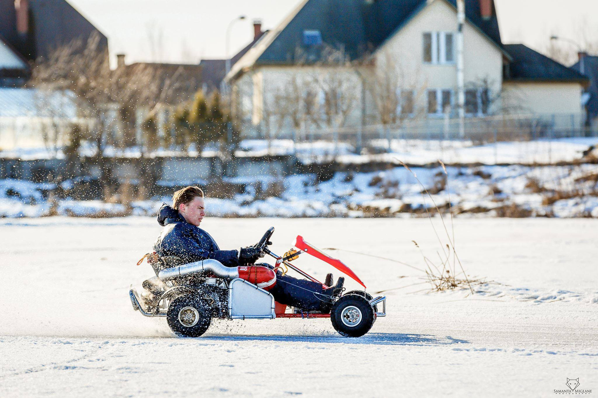 Pa sniegu ar kartingiem. FOTOGRĀFS| LATVIJA |DAUGAVPILS|