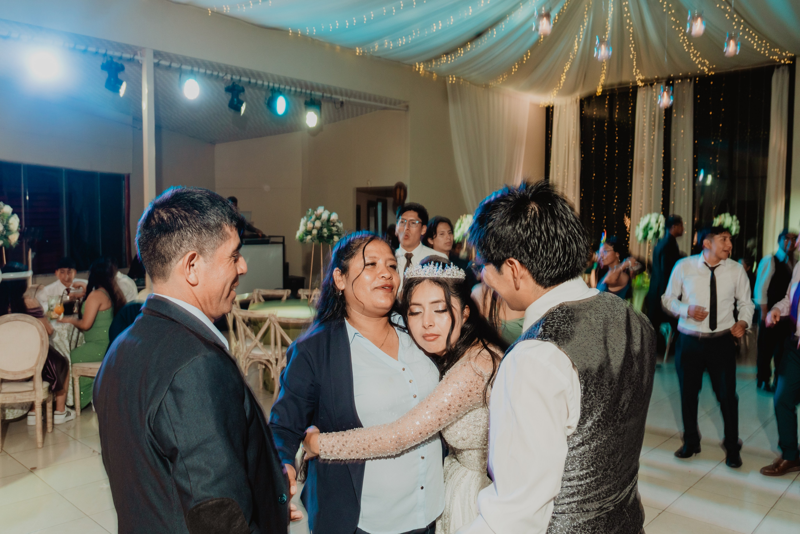 FERNANDO + MARIBEL | BODA RELIGIOSA. Studio KVTA | Fotografía y Video de Bodas en Arequipa