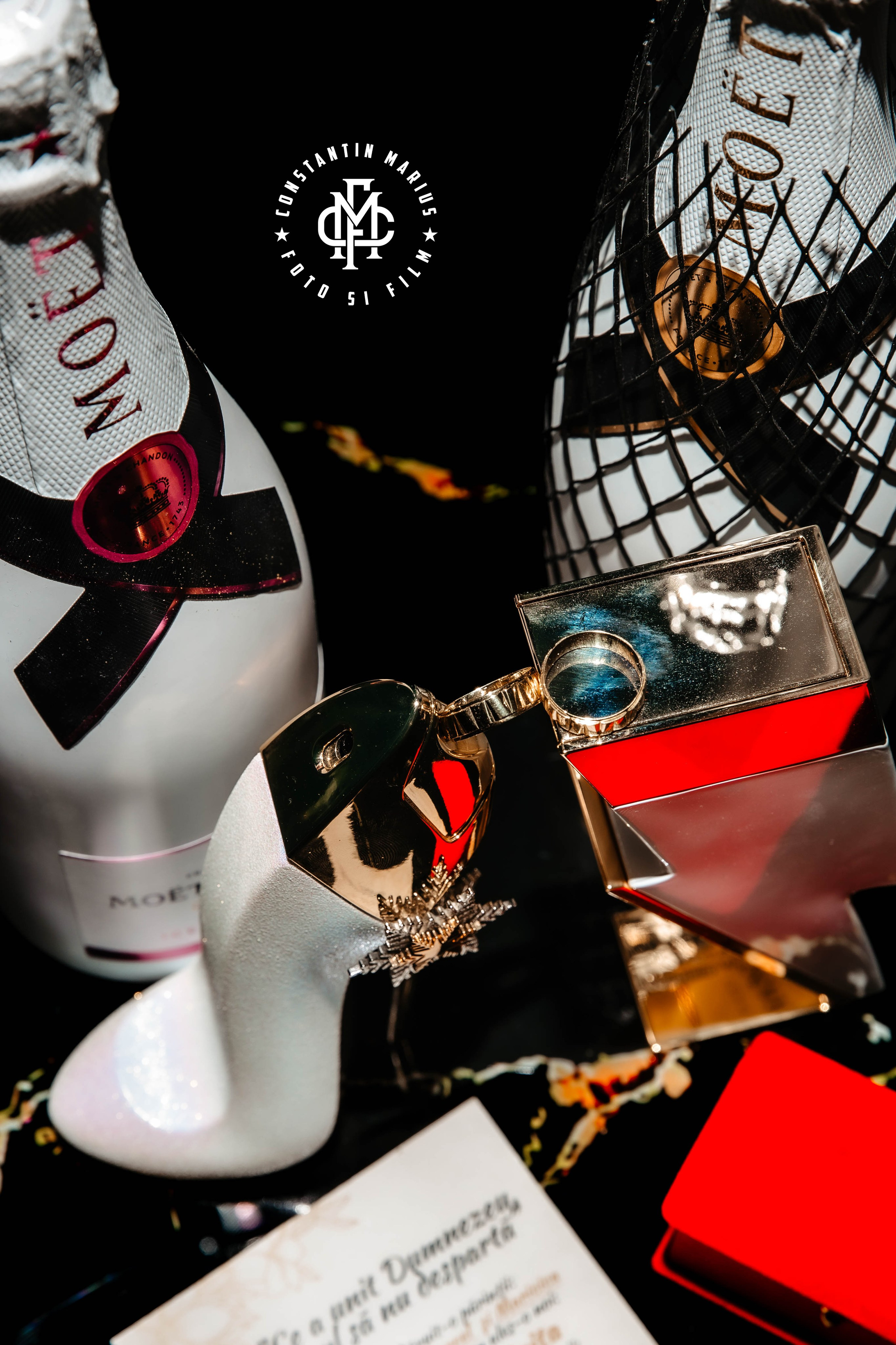 WEDDING PHOTOGRAPHY. DESPRE NOI