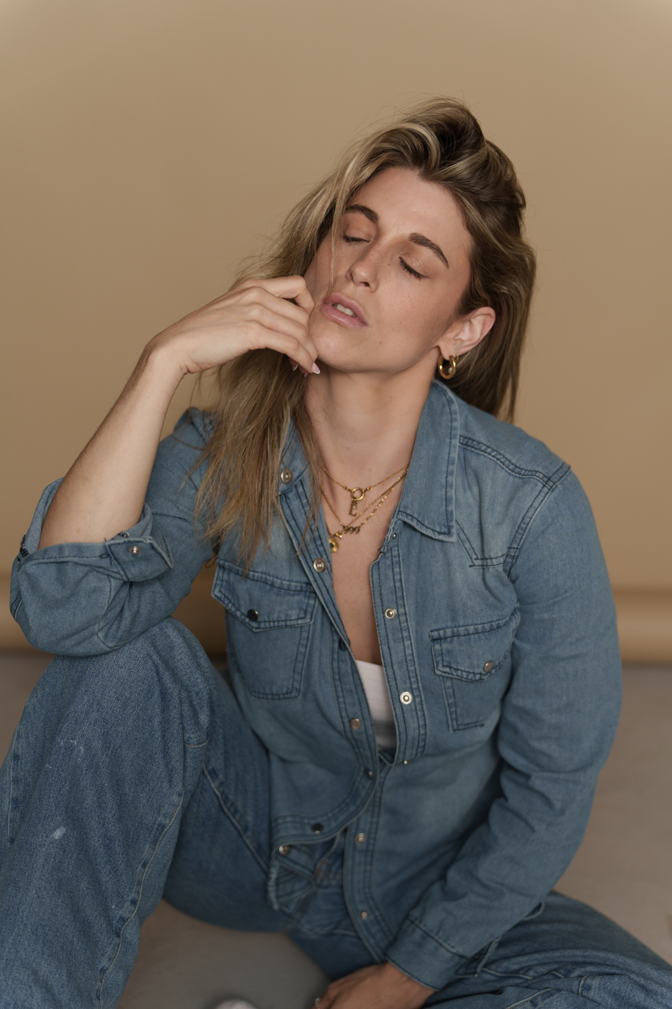 „Kölsch&Shoot“ in Cologne w/ Lisa (Set #2). URBANSTREETFILES.ART