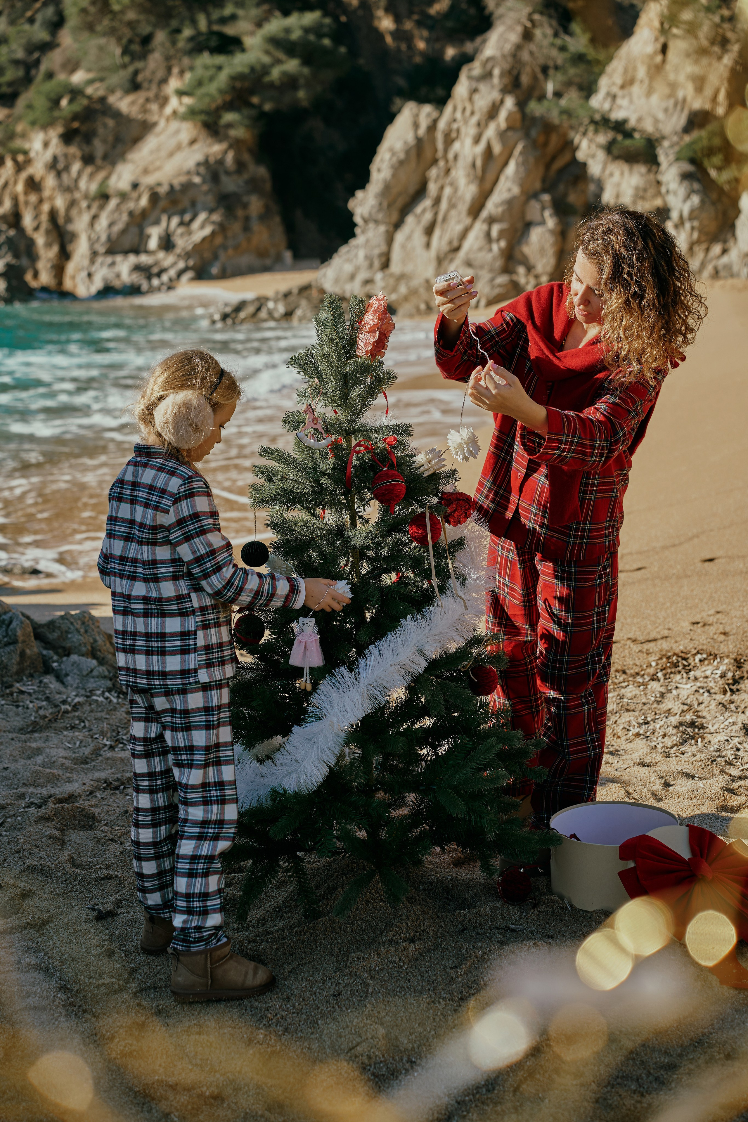 Пляж. Мама и дочь. Фотограф в Барселоне Жанна Захарченко