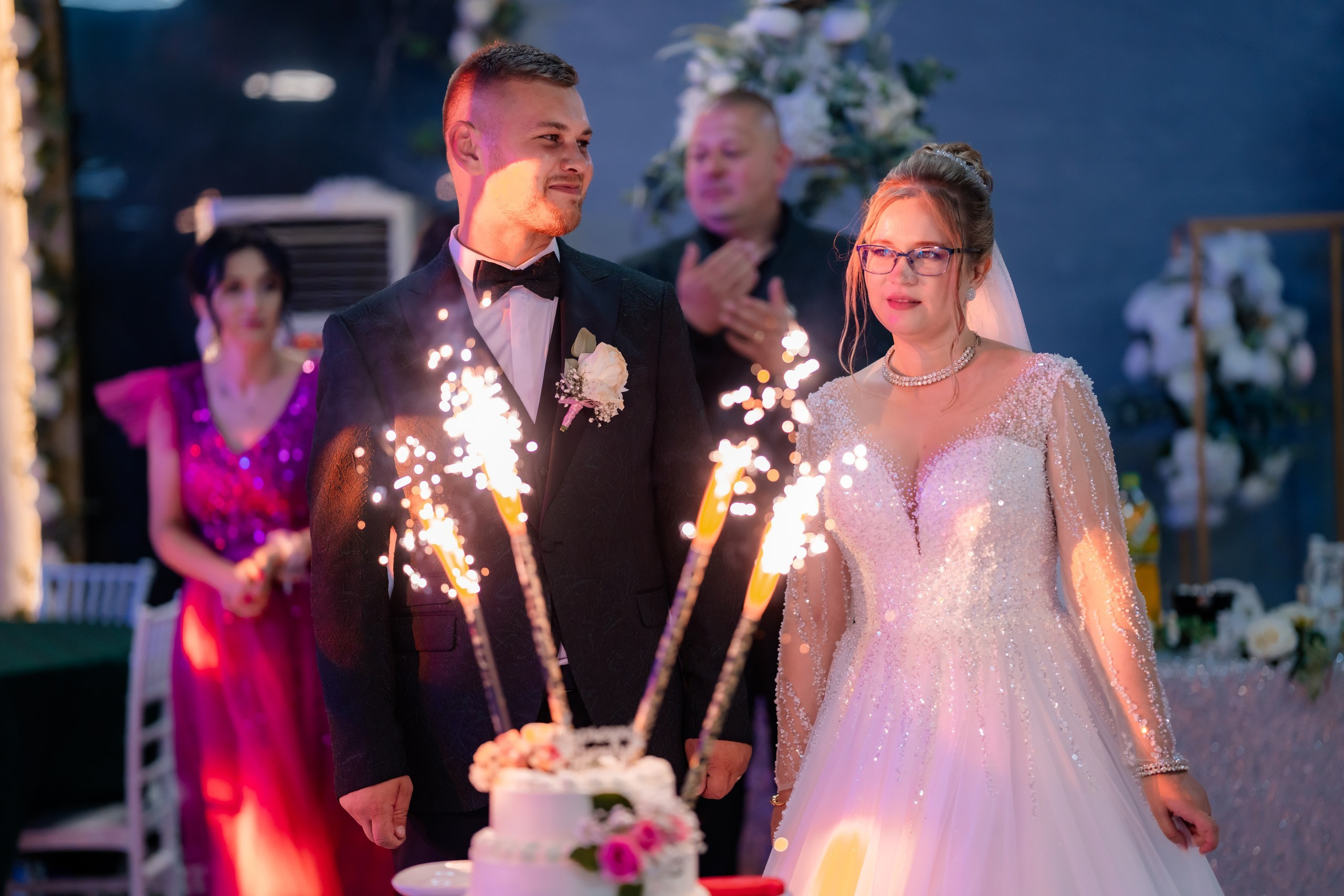 * fotograf stare civilă Siret* fotograf Bucovina* fotograf nuntă Suceava* fotograf Iași Botoșani* stare civilă tradițională* ie românească nuntă* AlinoFotoStudio* fotograf Andrei și Andreea- Alin Chirilă fotograf – stare civilă Siret, Suceava, Andrei și Andreea în ie tradițională, poveste spusă prin fotografiefotograf stare civilă Siret Suceava Alin Chirilă – miri îmbrăcați în costum tradițional bucovineanAlin Chirilă fotograf nuntă Siret Suceava – stare civilă autentică în Bucovina, emoții realefotograf Siret Suceava Alin Chirilă – Andrei și Andreea la starea civilă în ie tradiționalăstare civilă Siret fotograf Alin Chirilă – cadre naturale cu miri în costum popular din Bucovinafotograf nuntă Siret Suceava Alin Chirilă – povestitor prin fotografie, moment emoționant la starea civilăAlin Chirilă fotograf stare civilă Siret – iubire autentică surprinsă în stil documentarfotograf Bucovina Siret Alin Chirilă – stare civilă în ie tradițională, cadre pline de emoțieAlin Chirilă fotograf Suceava – Andrei și Andreea spun DA la starea civilă în Siretfotograf stare civilă Suceava Siret Alin Chirilă – poveste de iubire în stil tradițional românesc - Alin Chirilă fotograf profesionist, AlinoFotoStudio, fotograf evenimente Siret, Suceava County, Iași, Bacău County, Botoșani, Neamț County, fotograf nunți, botezuri, cununii civile, portrete și momente autentice surprinse elegant.- Alin Chirilă surprinde momente elegante de nuntă și evenimente speciale prin AlinoFotoStudio, fotograf disponibil în Siret, Suceava County, Iași, Bacău County, Botoșani și Neamț County, specializat în nunți, botezuri și cununii civile. - Alin Chirilă fotograf profesionist, AlinoFotoStudio, fotograf nuntă și evenimente în Siret, Suceava, Iași, Bacău, Botoșani și Piatra Neamț, fotograf nunți, botezuri, cununie civilă, ședințe foto, trash the dress, logodnă, familie, portrete și fotografii autentice. - AlinoFotoStudio by Alin Chirilă, fotograf evenimente premium în Suceava County, Iași County, Bacău County, Botoșani County și Neamț County, fotograf de familie, fotograf ceremonii religioase, petreceri și momente emoționante. - Alin Chirilă fotograf, povestitor prin fotografie, servicii foto profesionale pentru mireasă, mire, pregătiri nuntă, biserică, restaurant, valsul mirilor, tradiții românești și amintiri de neuitat în Moldova.