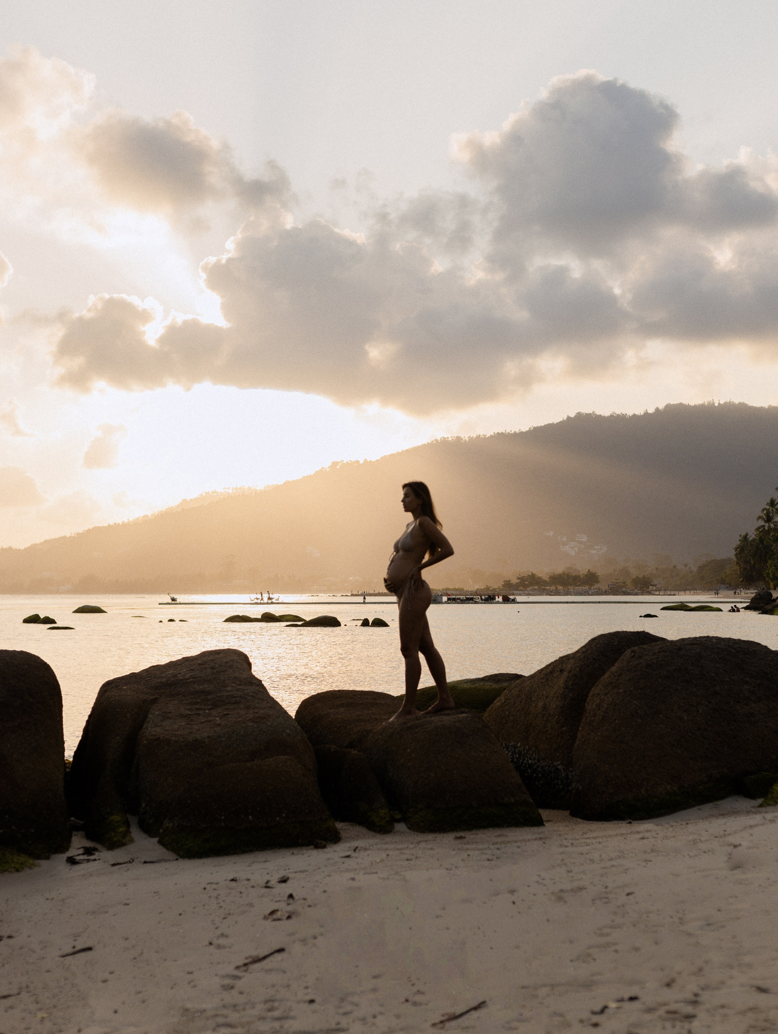 PREGNANCY PHOTOSHOOT. Photographer on Koh Samui Elena