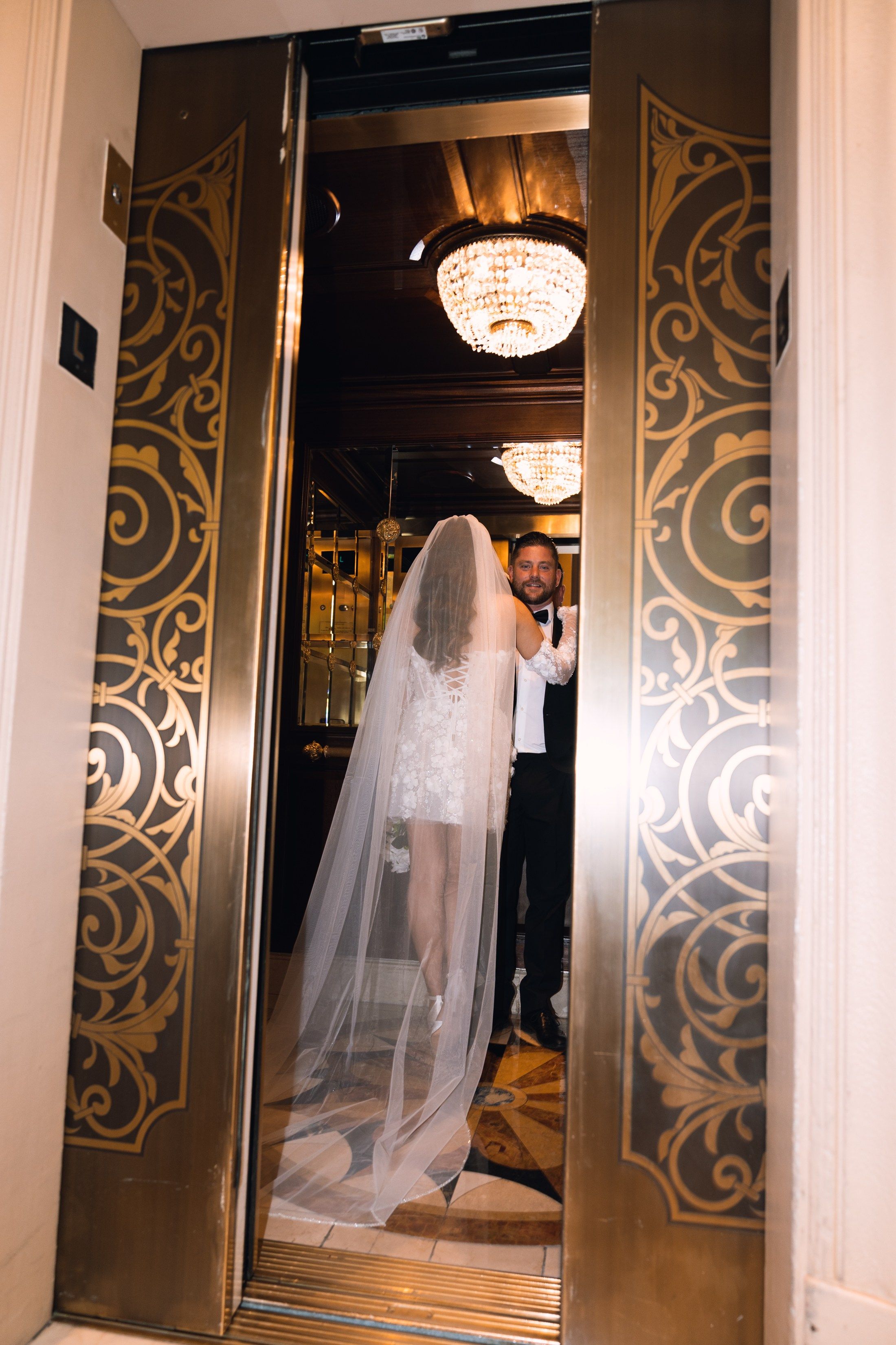 Sara&John. Wedding & elopement photographer Viktoriya Kravtsov. Las Vegas