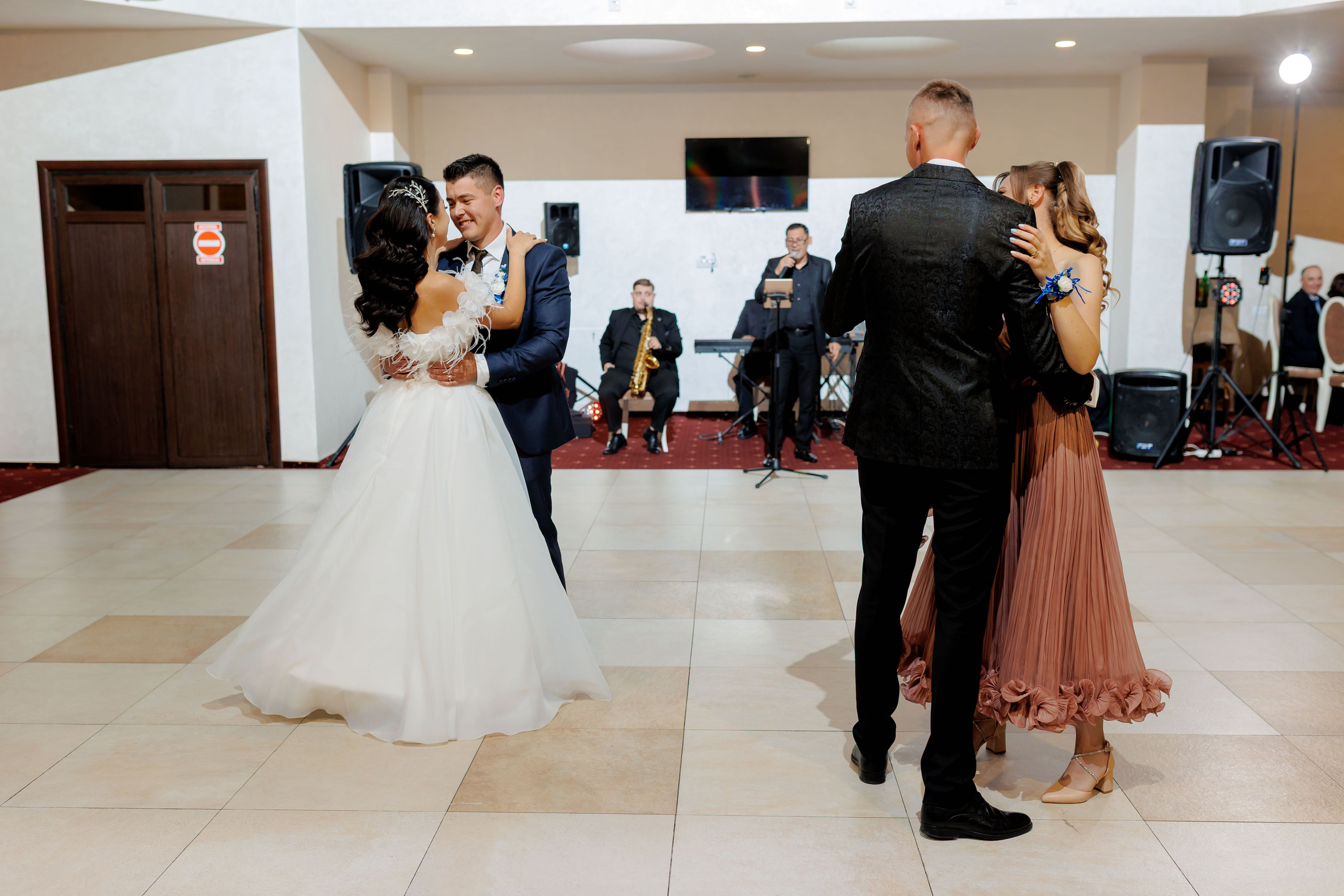 Loredana & Emilian – Ziua Nunții | Videografie - fotografie Botez Suceava, Iași, Botoșani. Servicii foto-video profesionale, pentru momente de neuitat