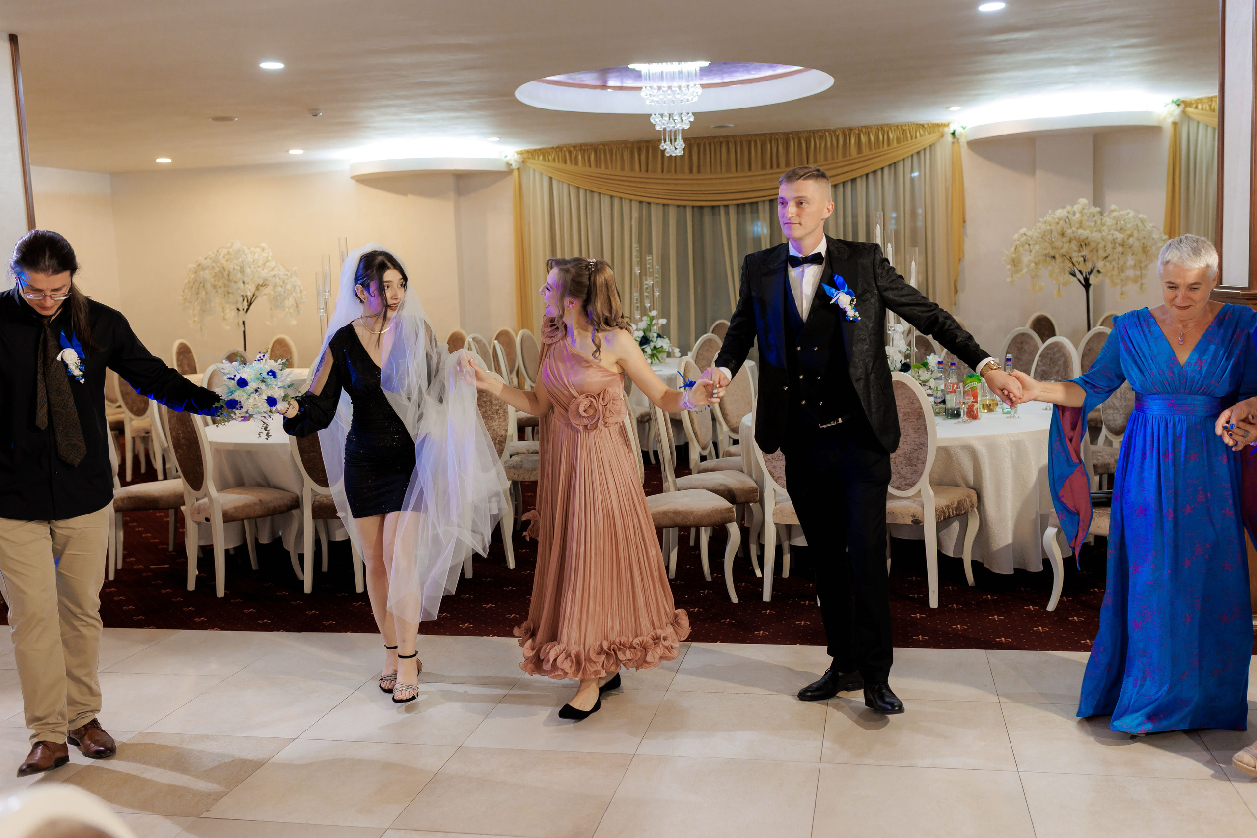 Loredana & Emilian – Ziua Nunții | Videografie - fotografie Botez Suceava, Iași, Botoșani. Servicii foto-video profesionale, pentru momente de neuitat