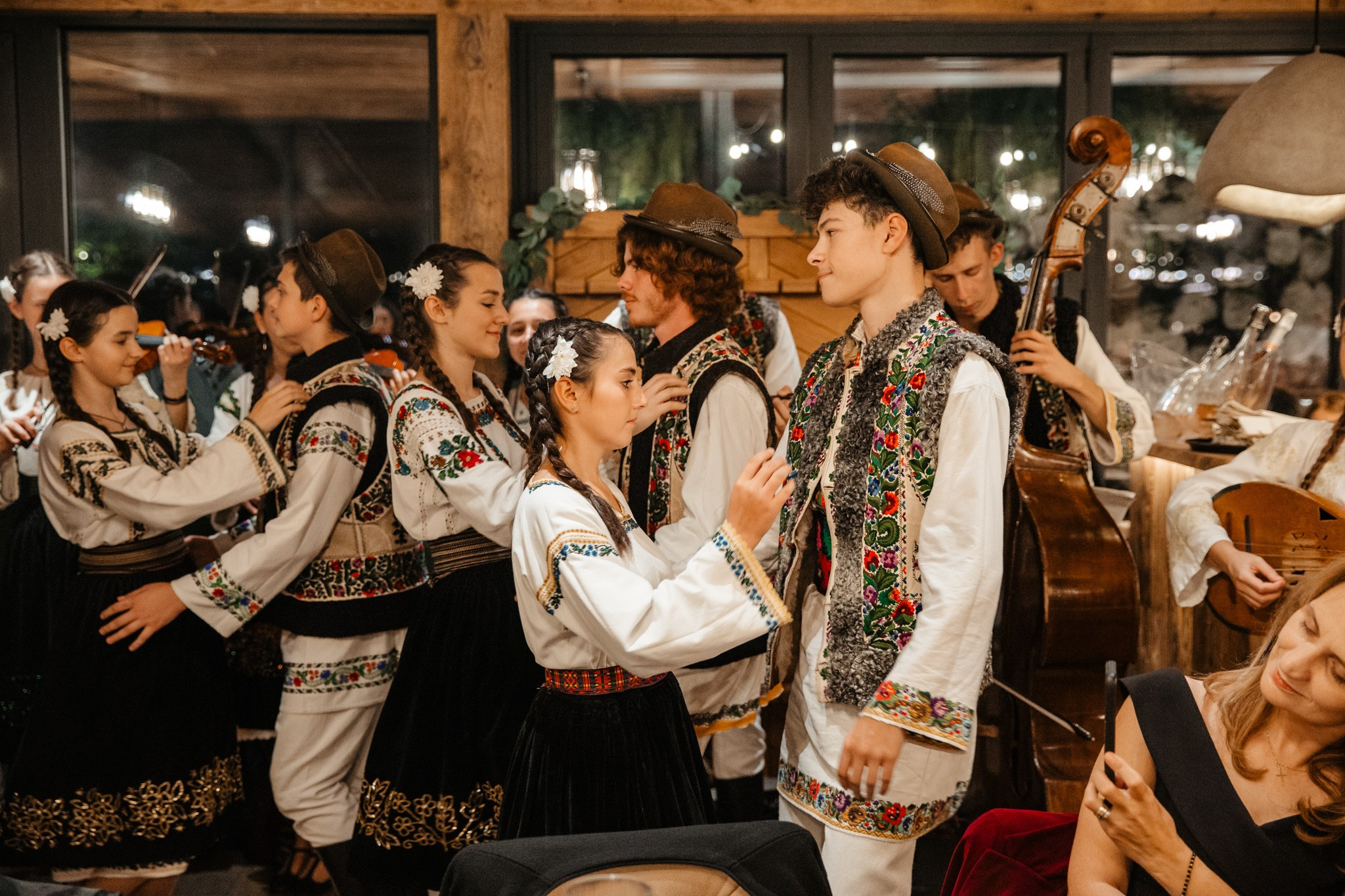 Nunta de Poveste la Sucevița: Cristi și Andreea. Servicii foto-video profesionale, pentru momente de neuitat