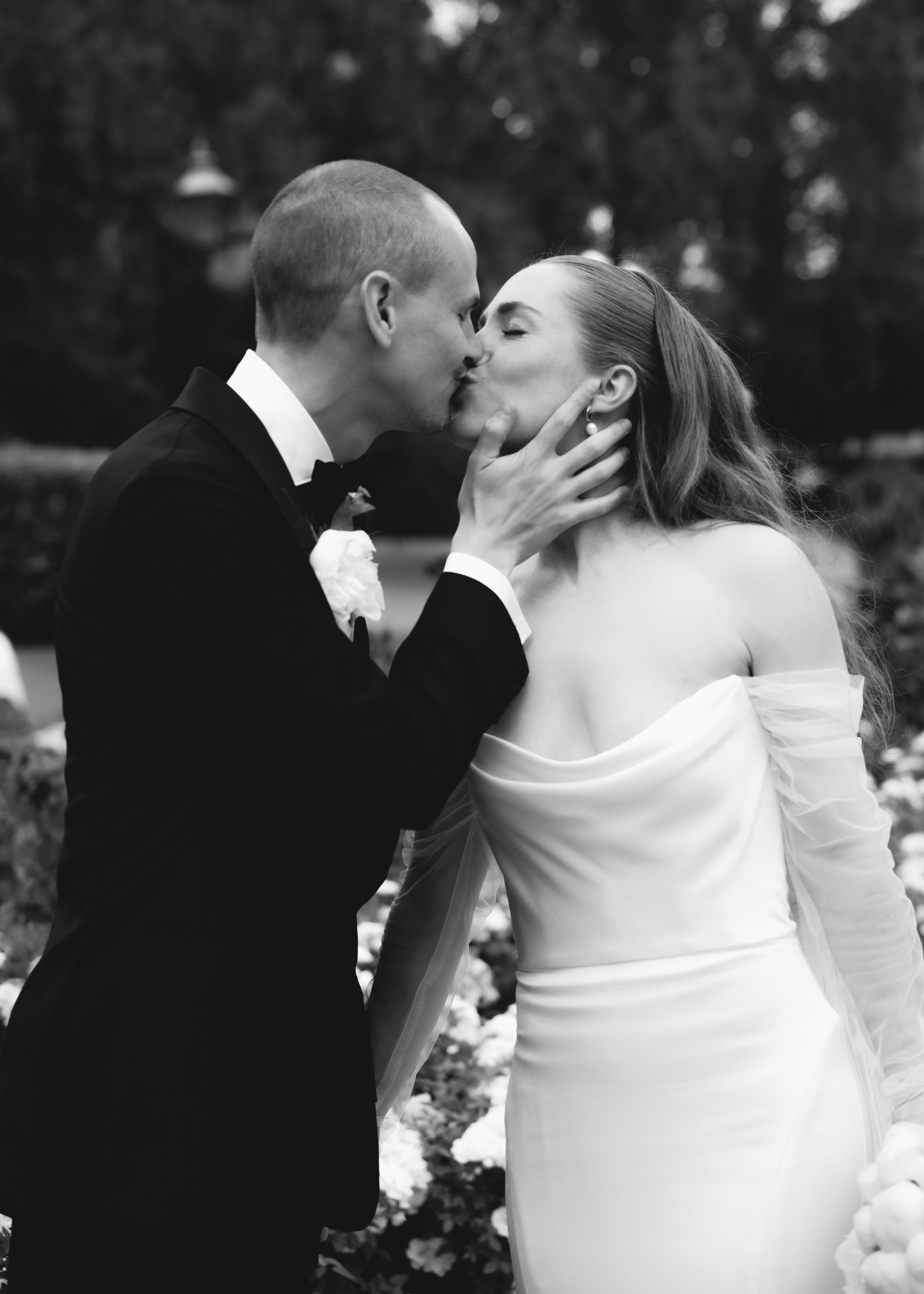 Sofia and Brandon. Professional wedding photographer in Copenhagen, Denmark — Julia Byron