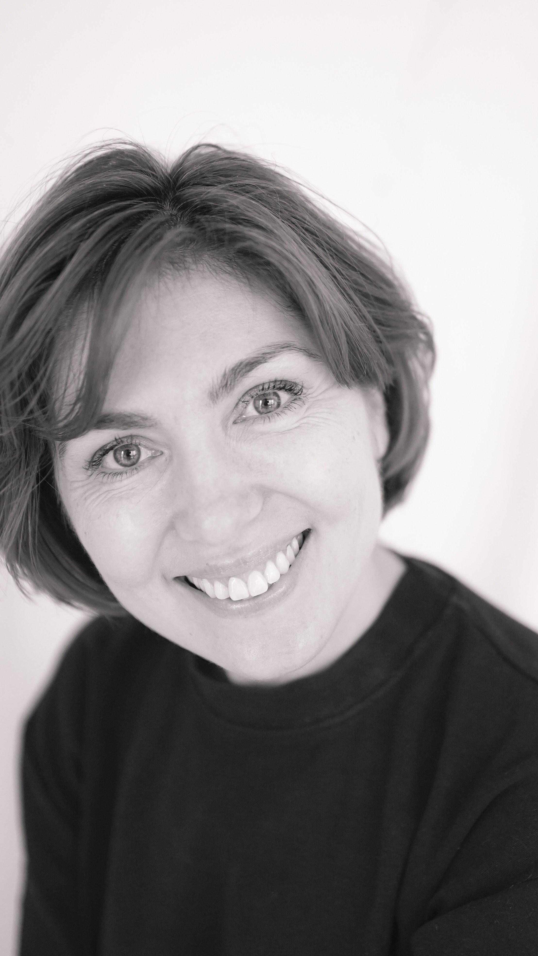 Fotografie de Portret Brașov | Artist Mădălina Beda. Madalina Beda- Artist vizual, fotograf, doula la nastere, consultant babywearing Brasov si in toata tara