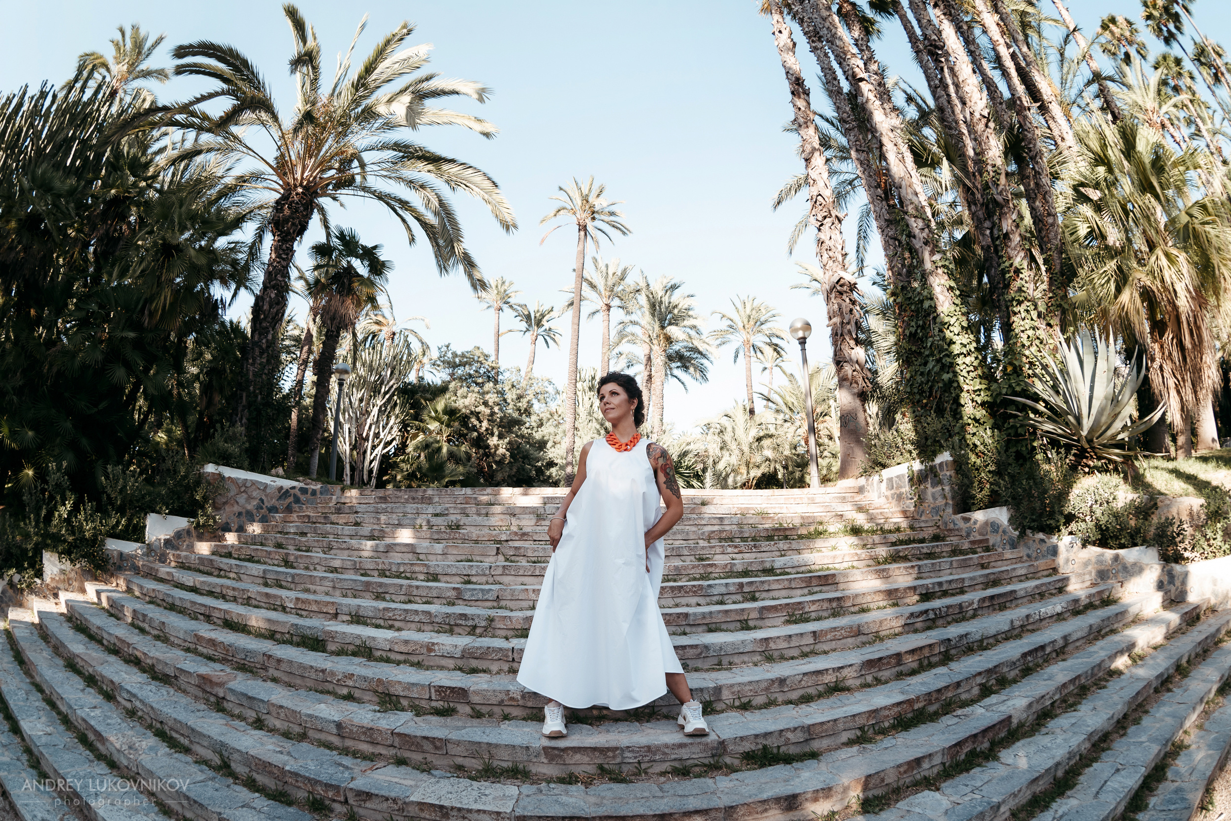 Фотосессия девушки в белом платье