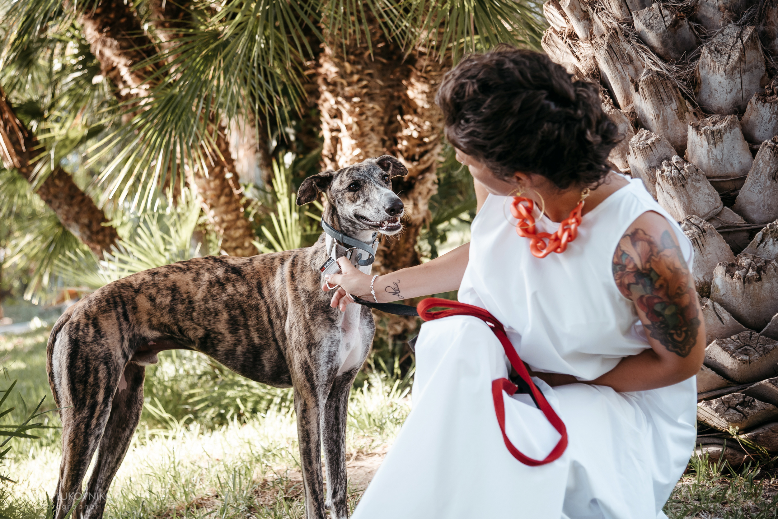 Фотосессия девушки в белом платье