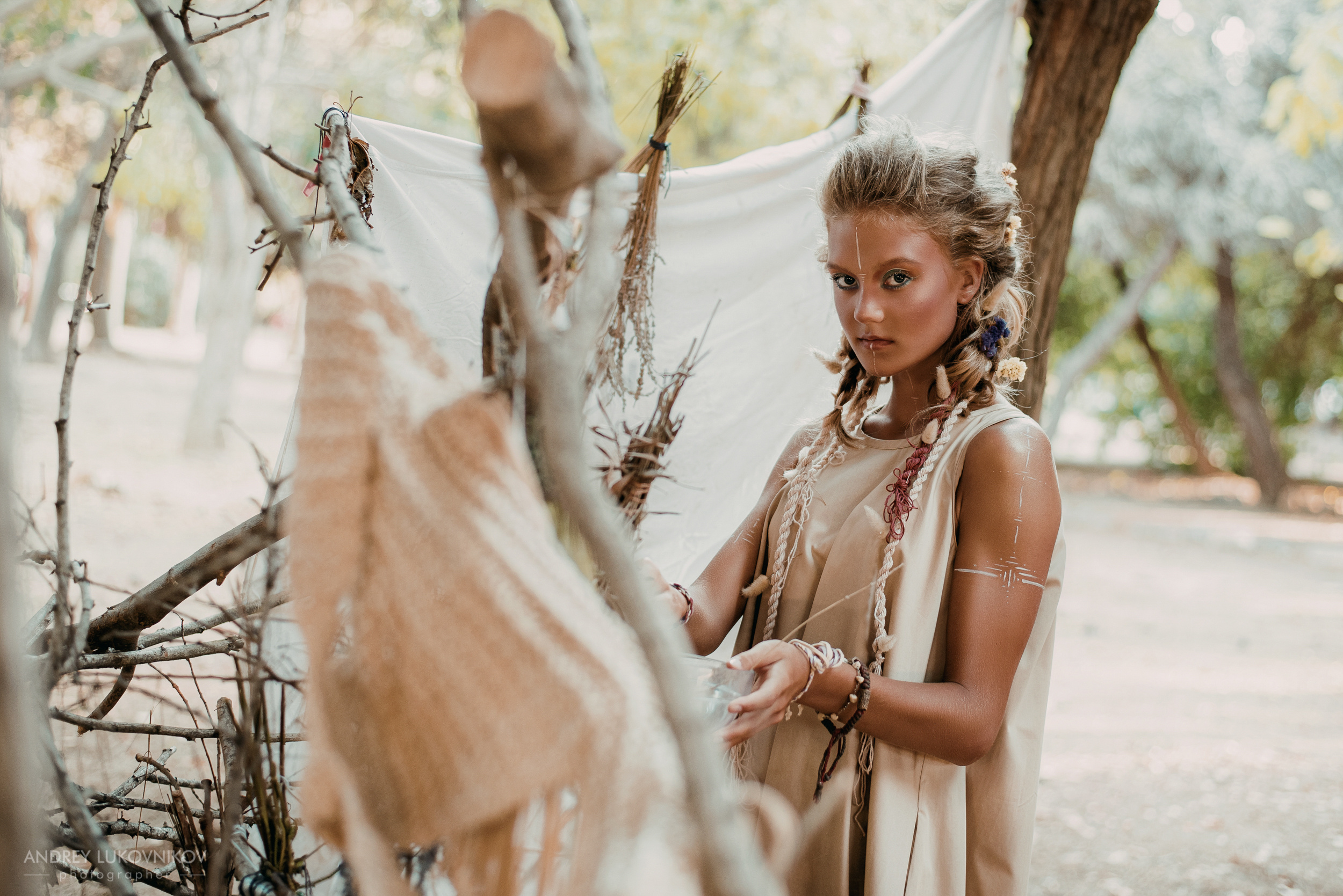 Сказочная фотосессия для молодой девушки в Испании