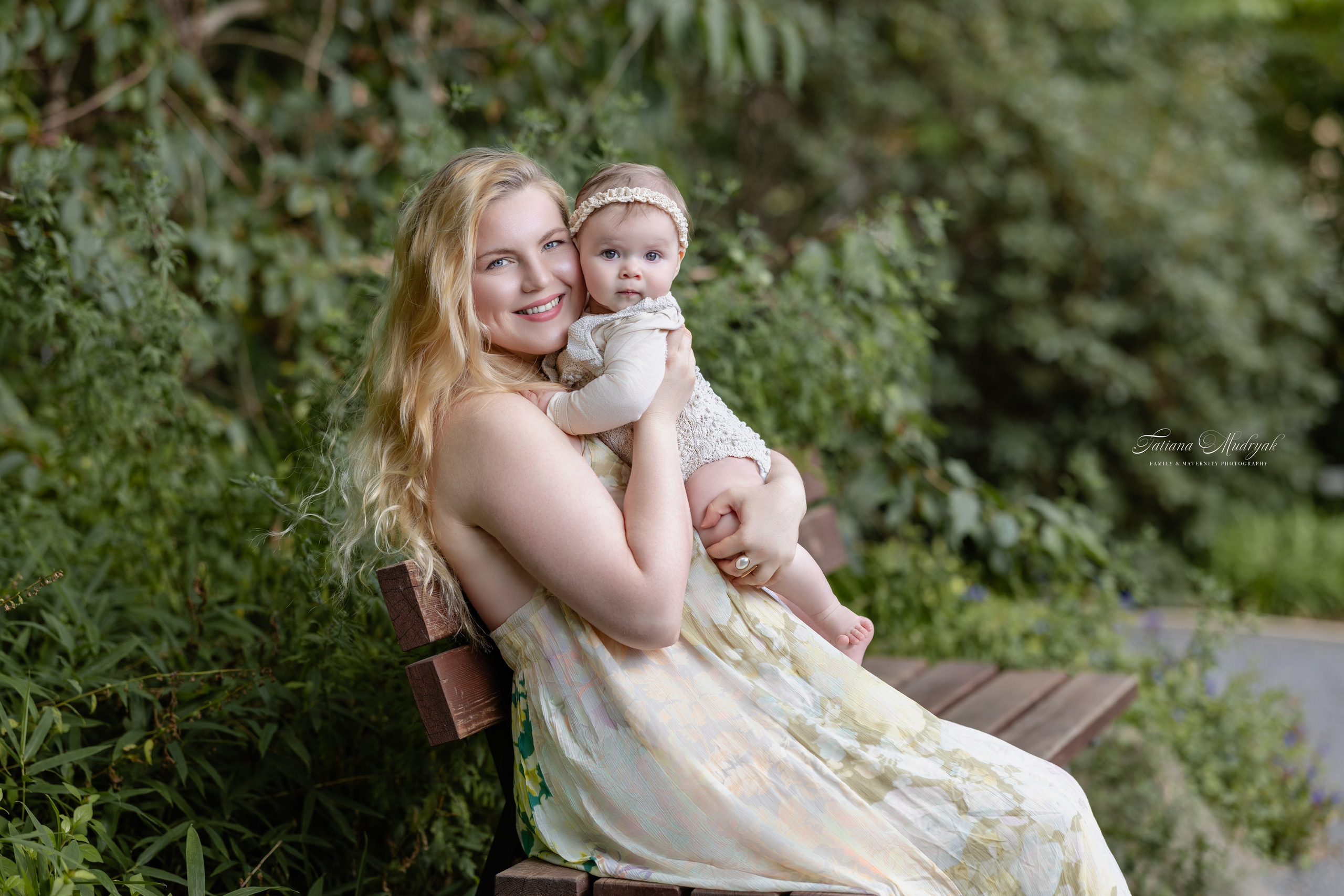 Home or Studio Photoshoot — Which Is Right for You?. Family & Maternity Photographer in Dresden Tatiana Mudryak