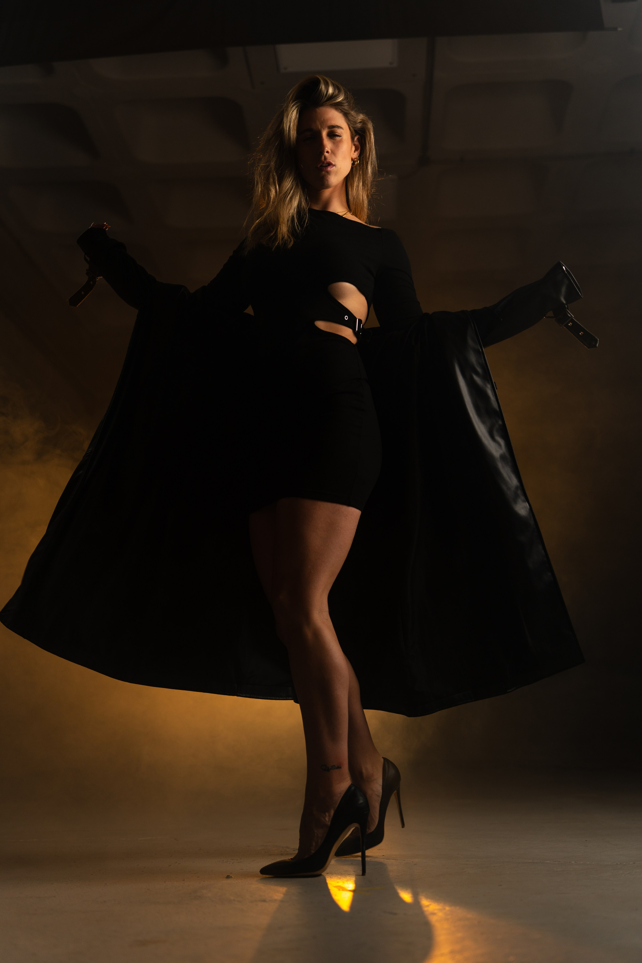 „Kölsch&Shoot“ in Cologne w/ Lisa (Set #4). URBANSTREETFILES.ART