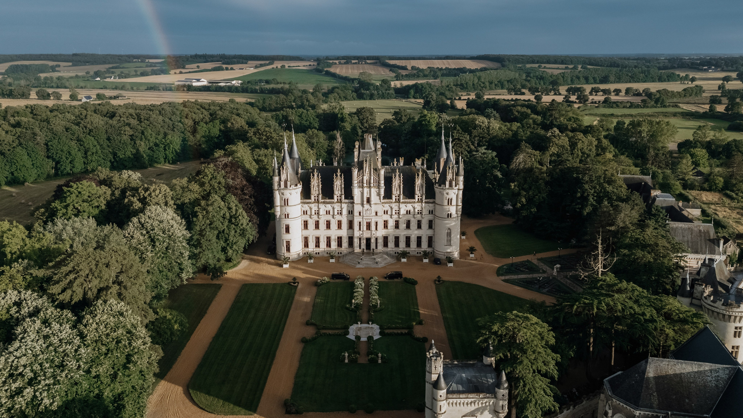 Luxury Château Wedding in France | Anna & Jon at Chateau Challain