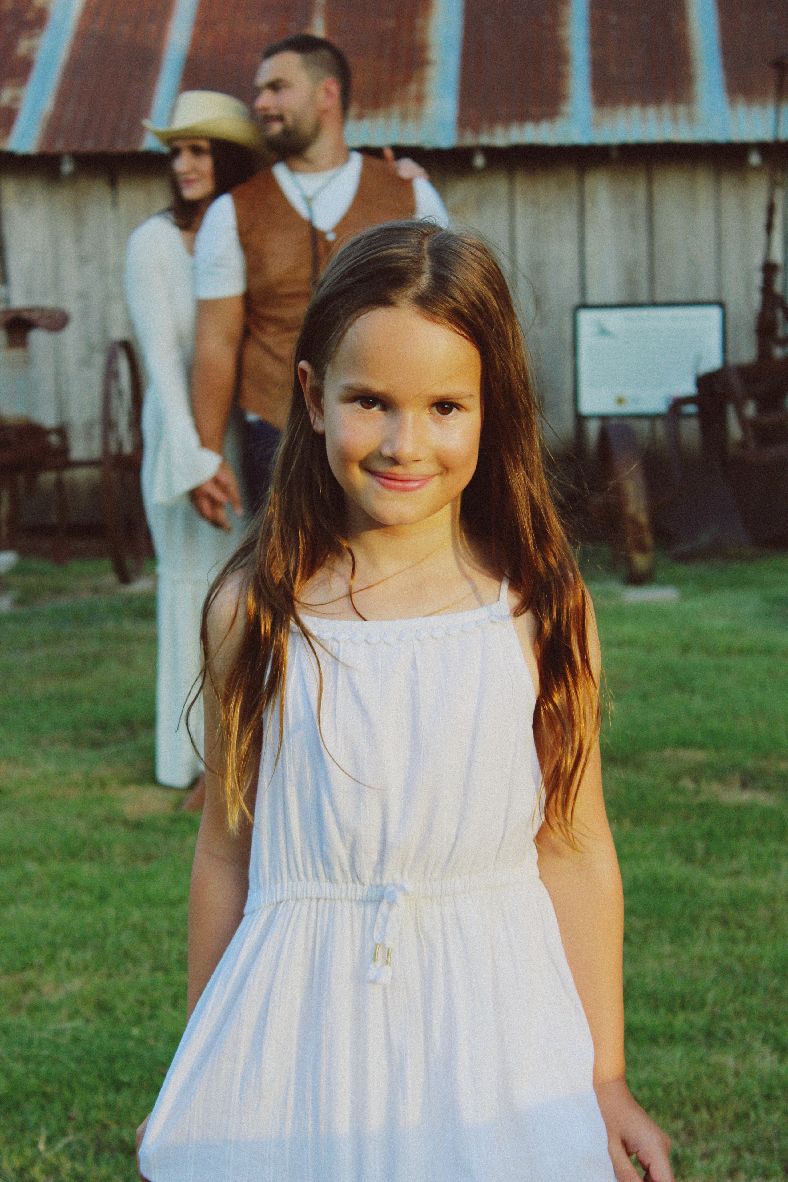 Texas Countryside Family Photoshoot in Cowboy Style. Lana Petrychenko — Portrait & Family Photographer. Valencia, Spain