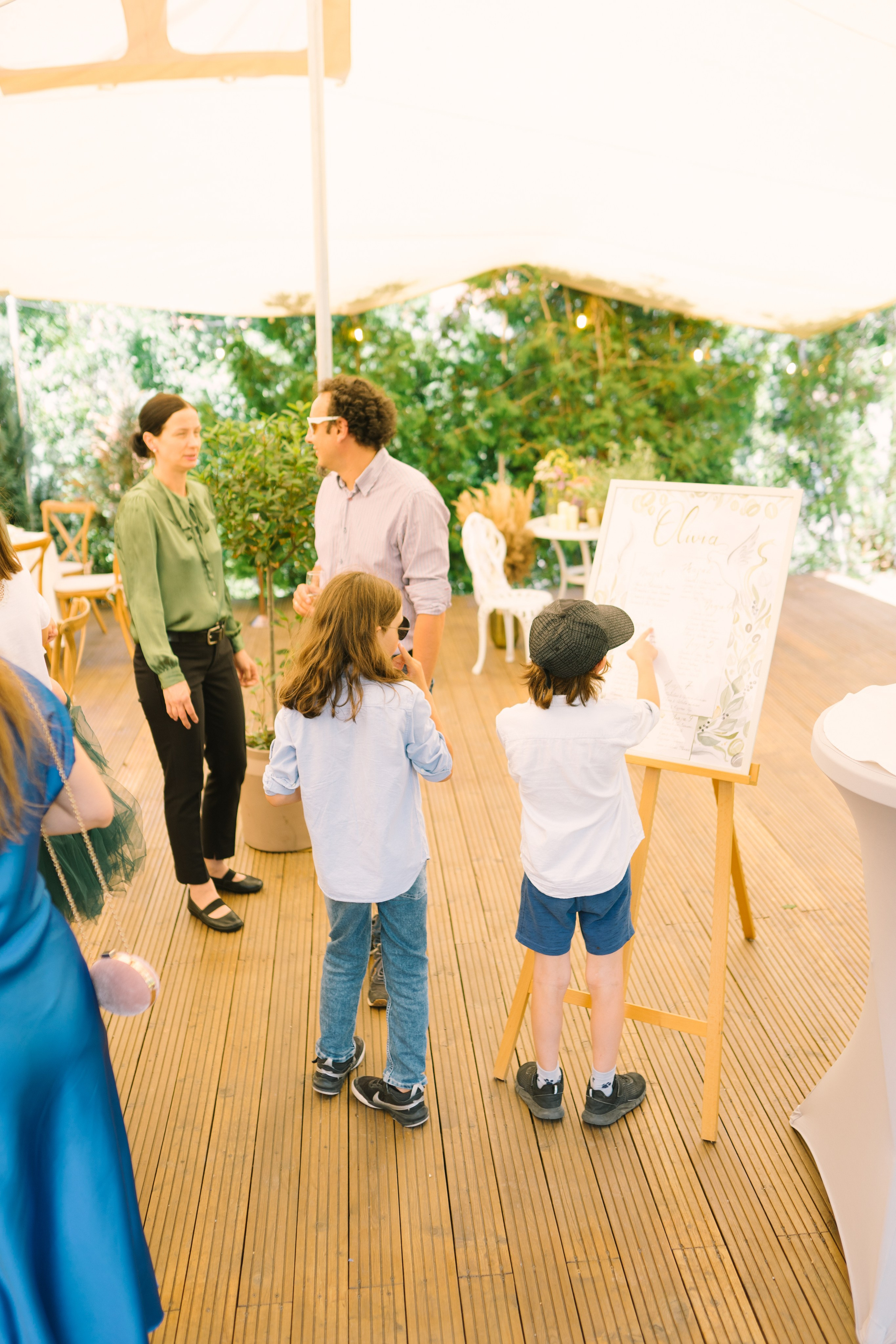 Fotografie de Eveniment Brașov: Povești Vizuale | Mădălina Beda. Madalina Beda- Artist vizual, fotograf, doula la nastere, consultant babywearing Brasov si in toata tara