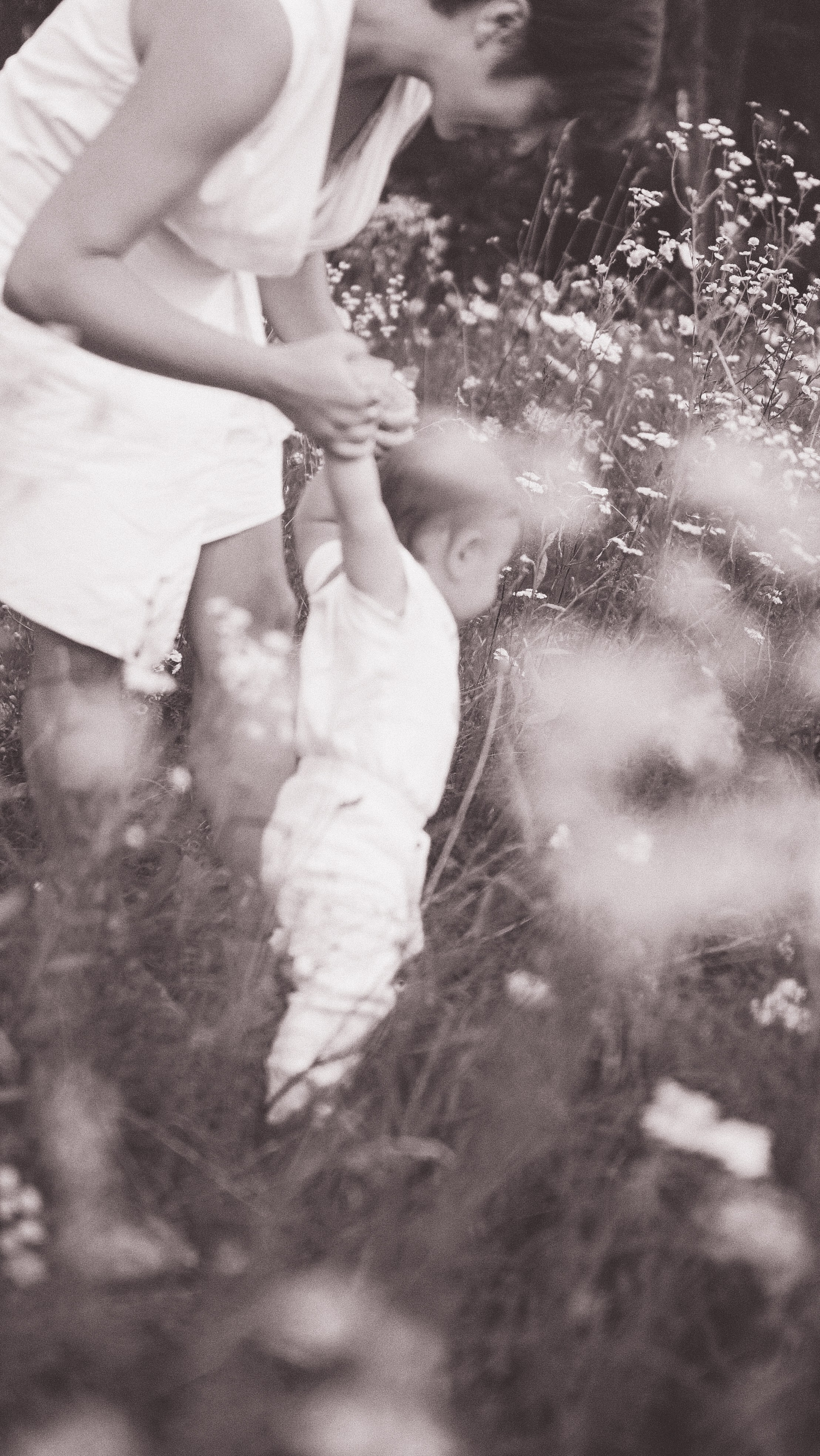 Mother Earth: Proiect de Fotografie Maternitate | Mădălina Beda. Madalina Beda- Artist vizual, fotograf, doula la nastere, consultant babywearing Brasov si in toata tara