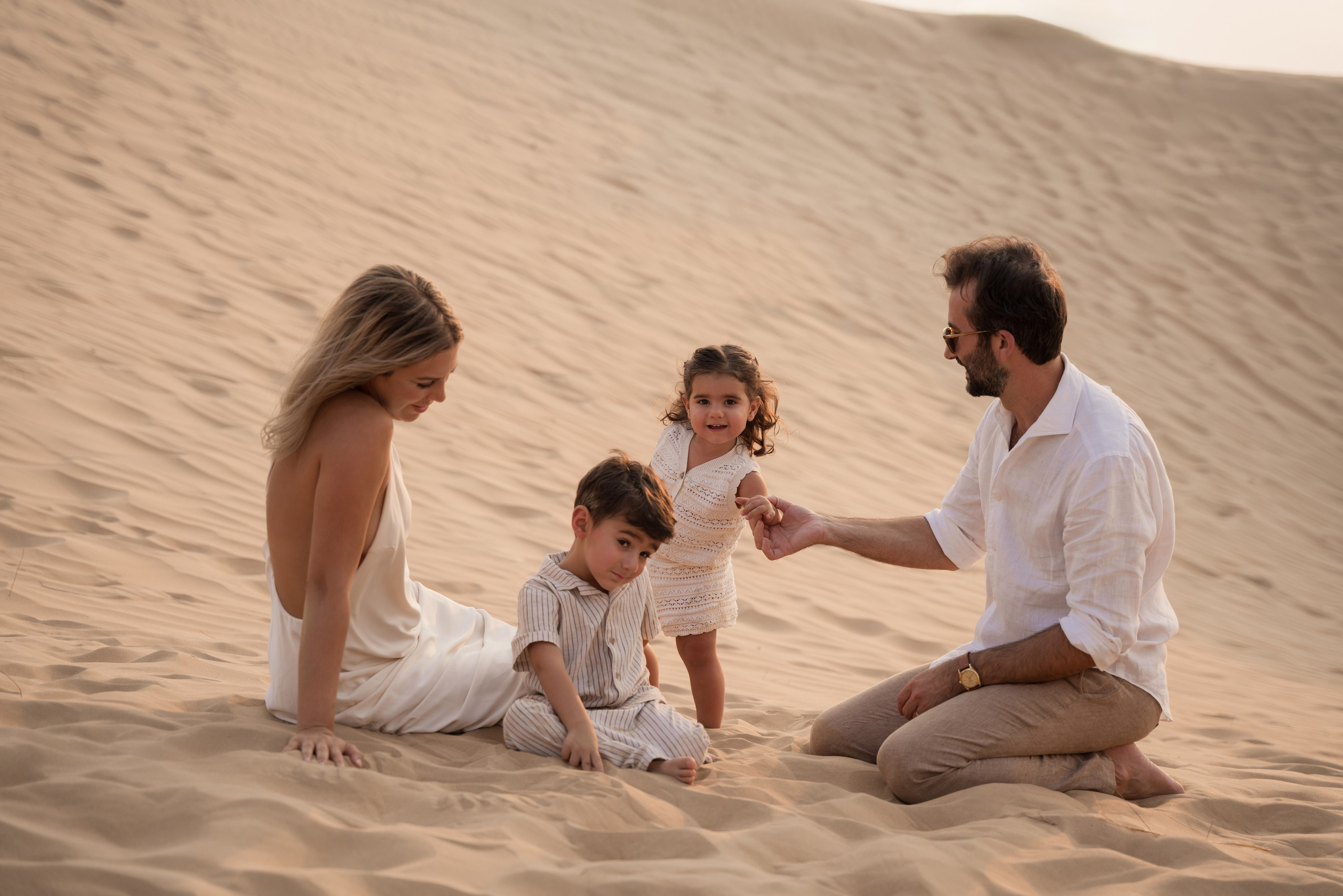 Sun, sand & family. Angela Iakovleva — Family Photographer in Dubai