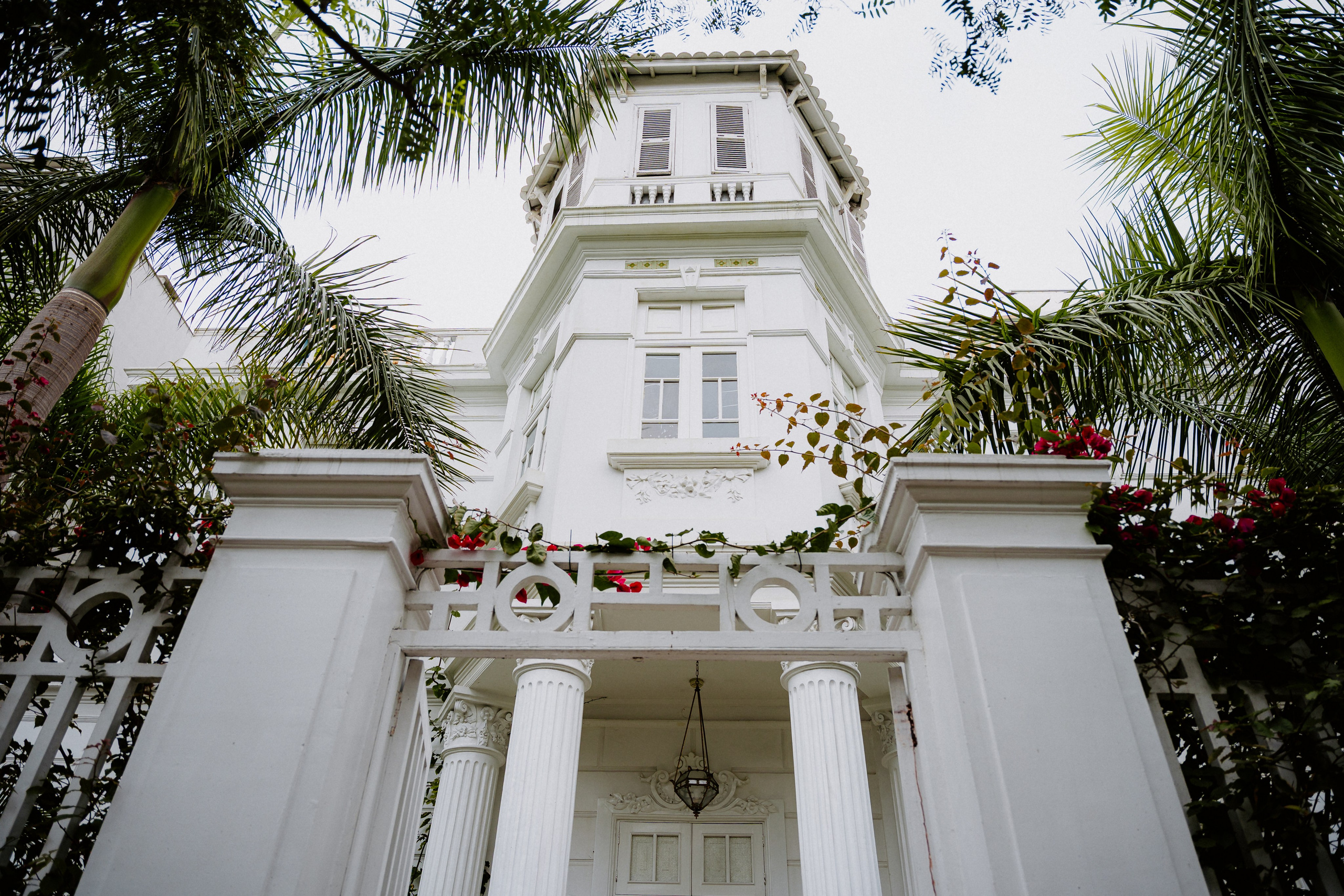 Perspectiva de la novia. Fotógrafo de Bodas en Lima | Ronhy Altamirano. Fotografía narrativa y cinematográfica para bodas, quinceañeras y eventos exclusivos