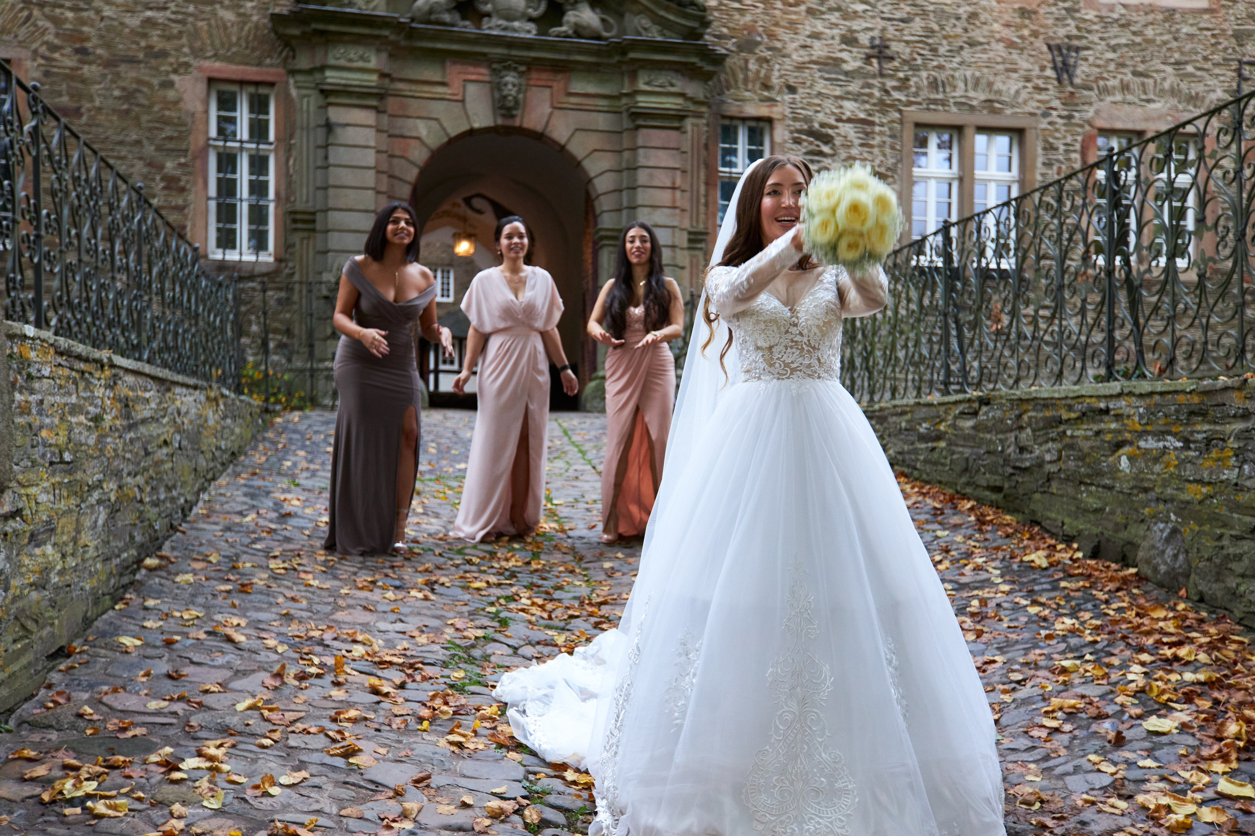 Hochzeitsfotos aus Düsseldorf. Hochzeitsfotograf und Hochzeitsvideograf aus Hamburg | Roka21Film