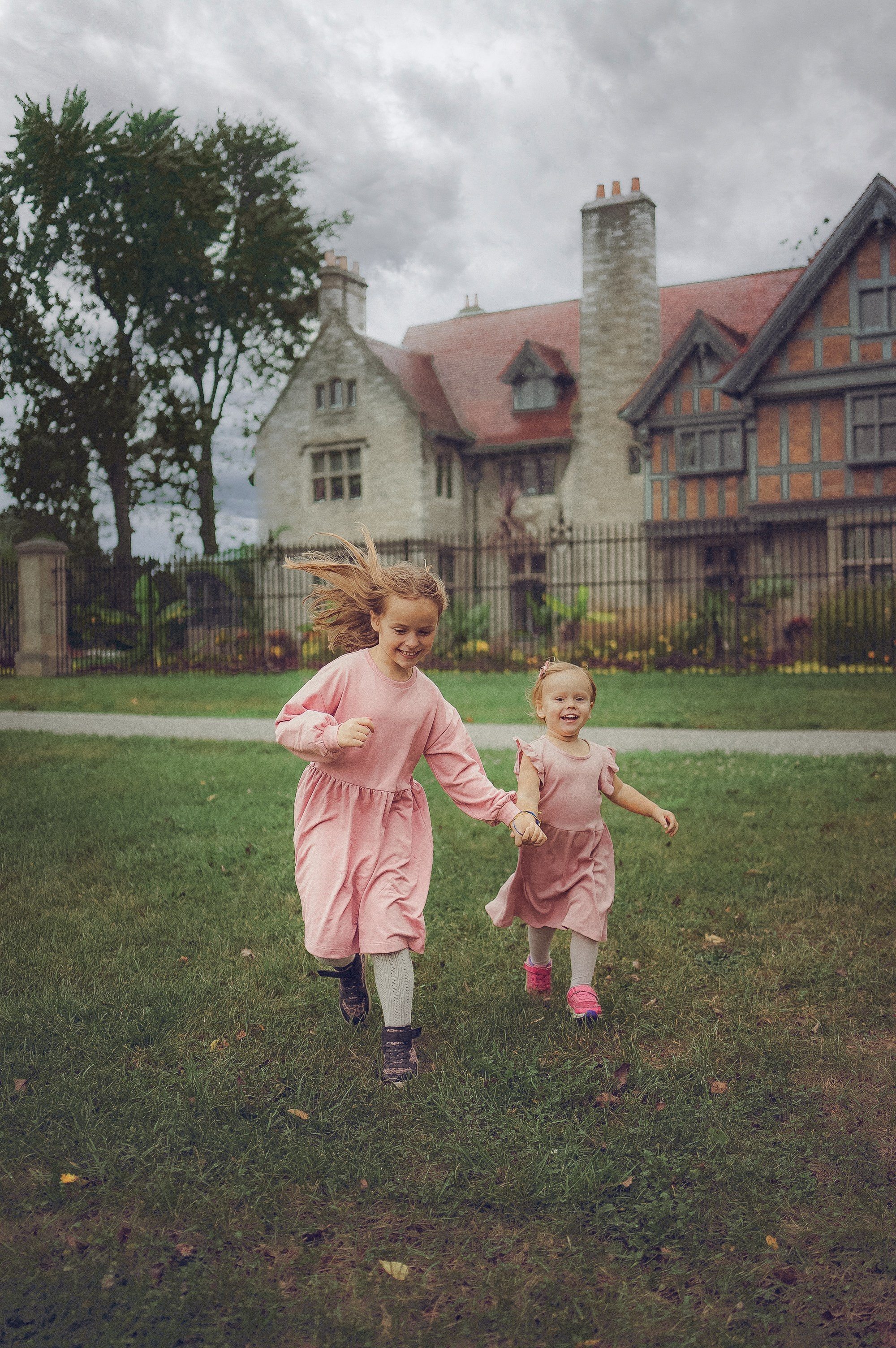 Windsor family photographer specializing in mom and kids portraits