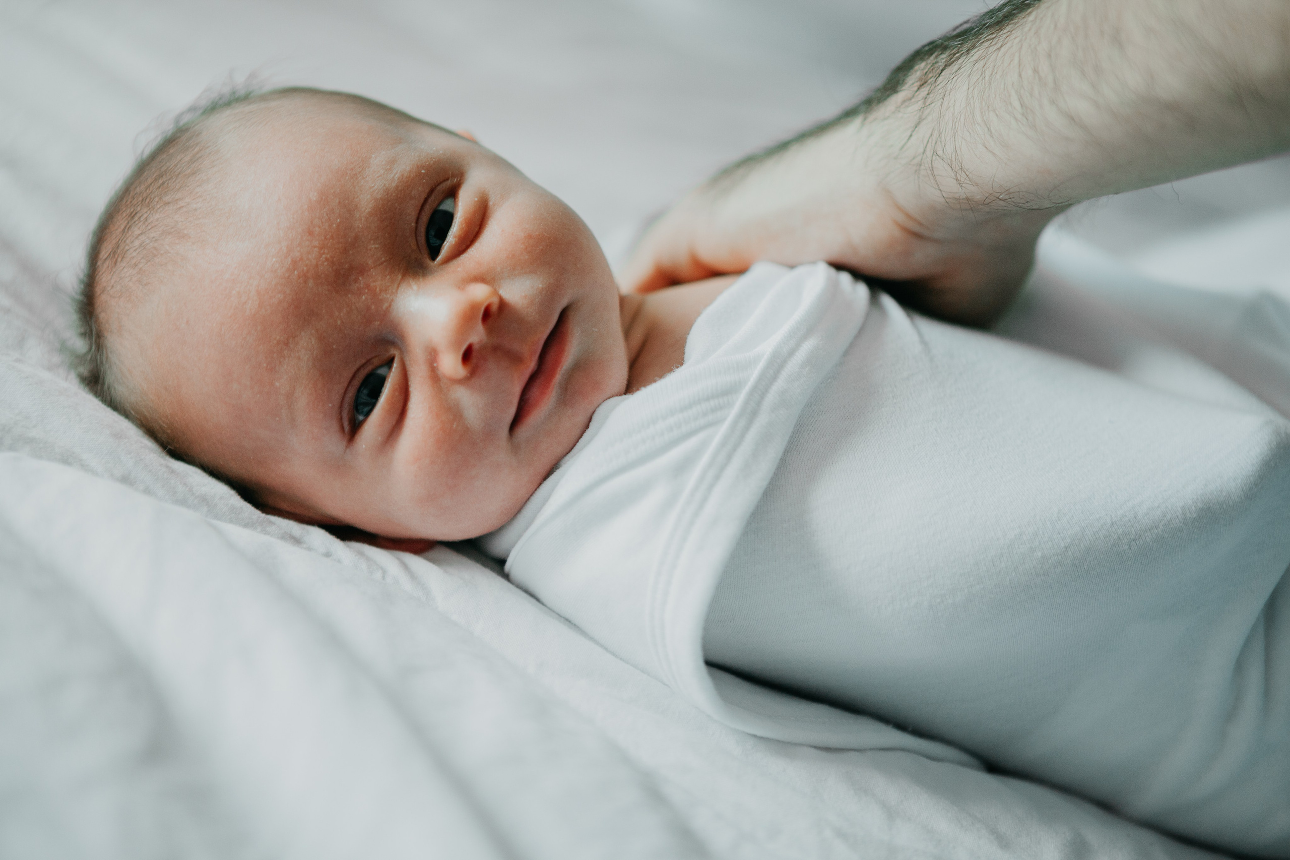 Bebê em casa. Fotógrafa de família
