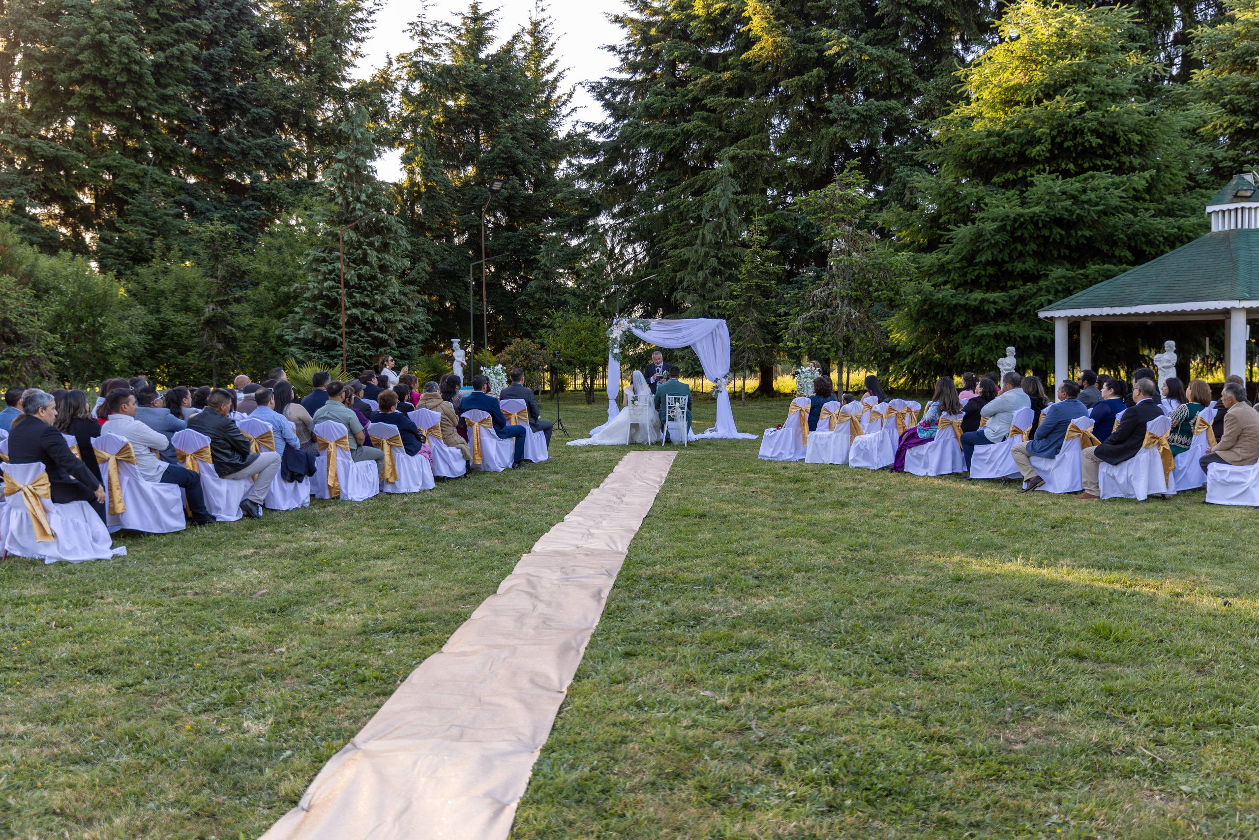 Elizabeth & Luis. Dinka & Emilio - El arte de preservar lo que no se repite