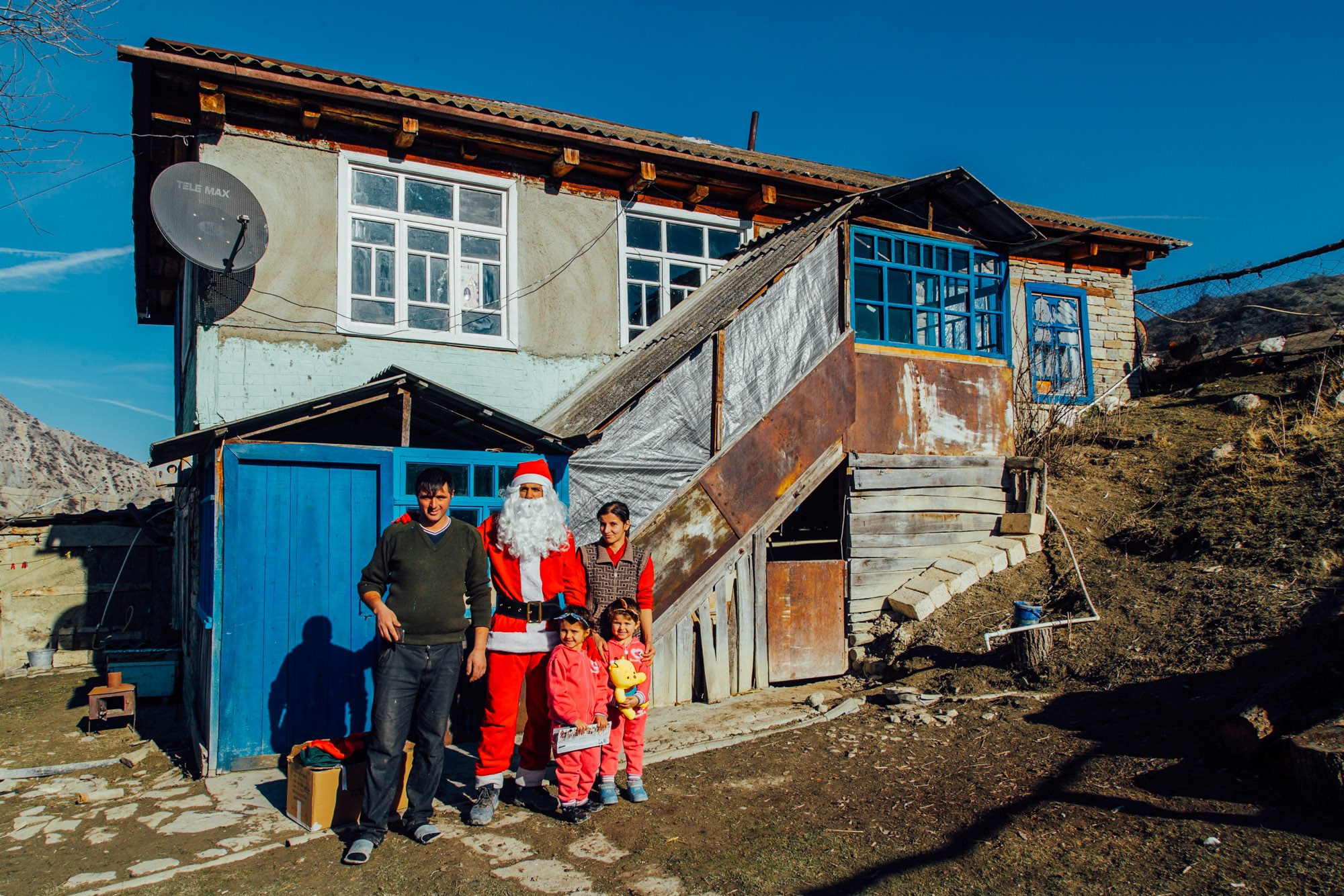 Şaxta Baba Ucqar Dağ Kəndlərində - Sosial Layihə. Bakıda Peşəkar Tədbir, Love Story və Təbiət Fotoqrafı — Elşən Baba