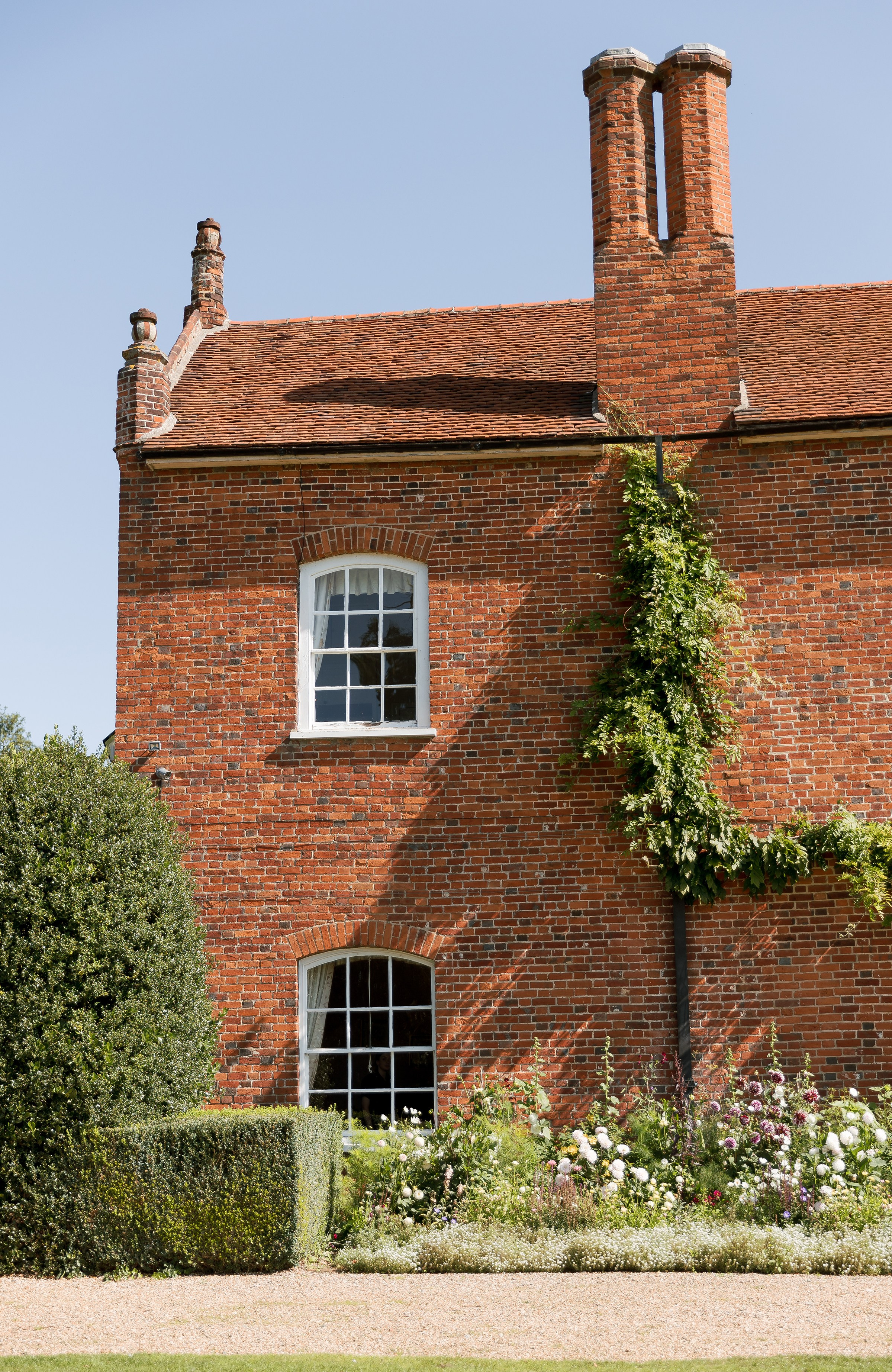Regal Romance | Editorial Photoshoot at Gosfield Hall, London Estat. YES I DO PRODUCTION — Wedding photography&videography