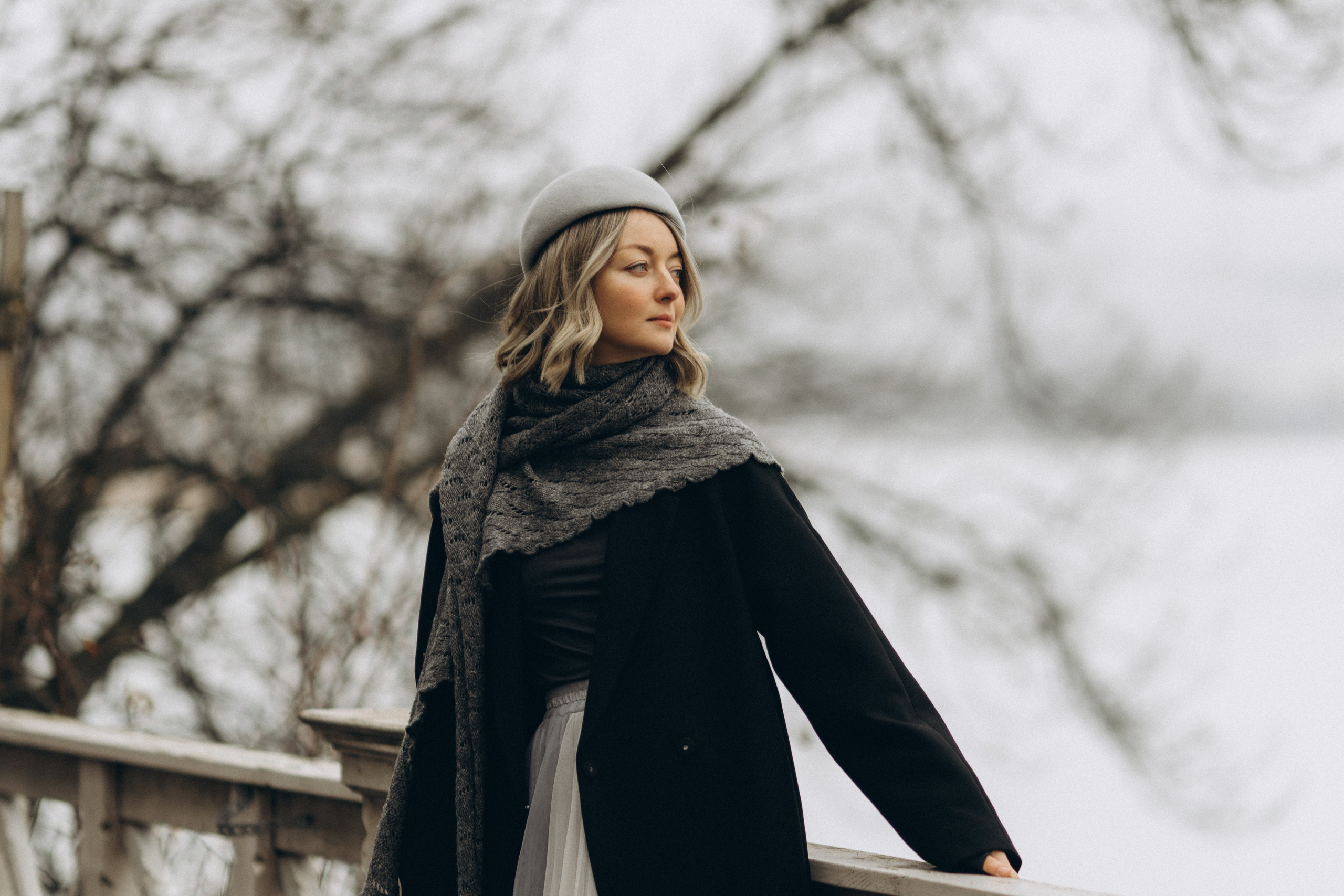 Woman phoshoot. Wedding and potrait photographer in Helsinki Vickan O