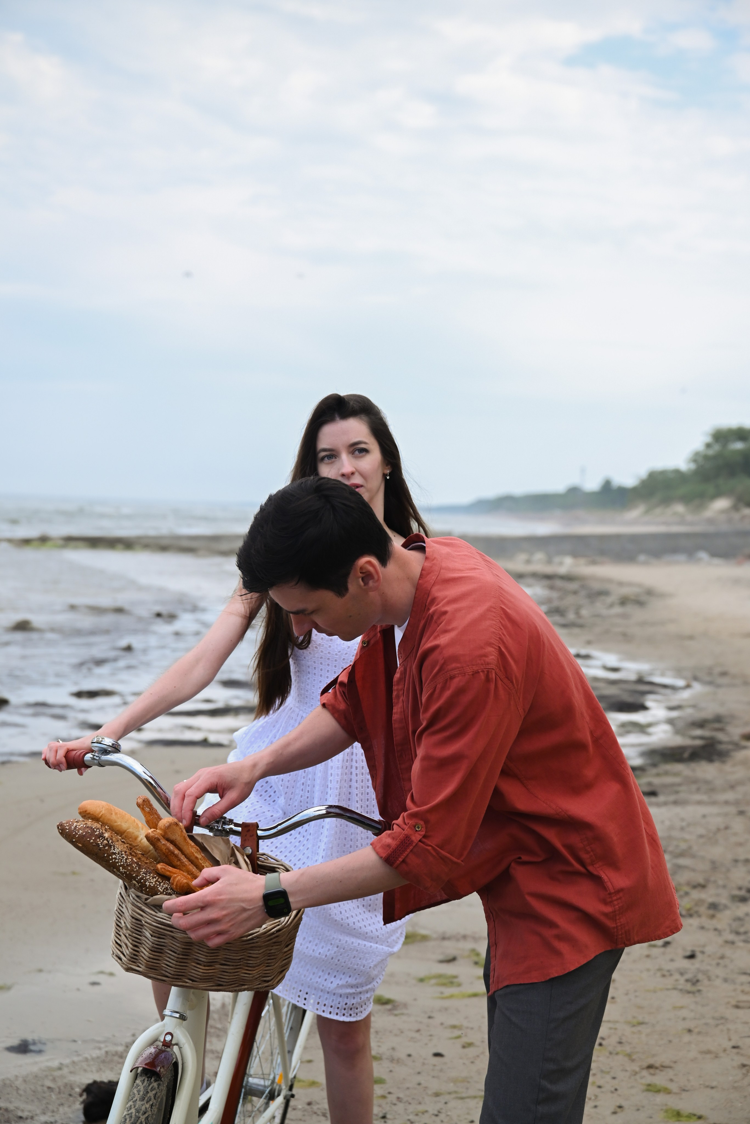 Love photography story on the riva of the see