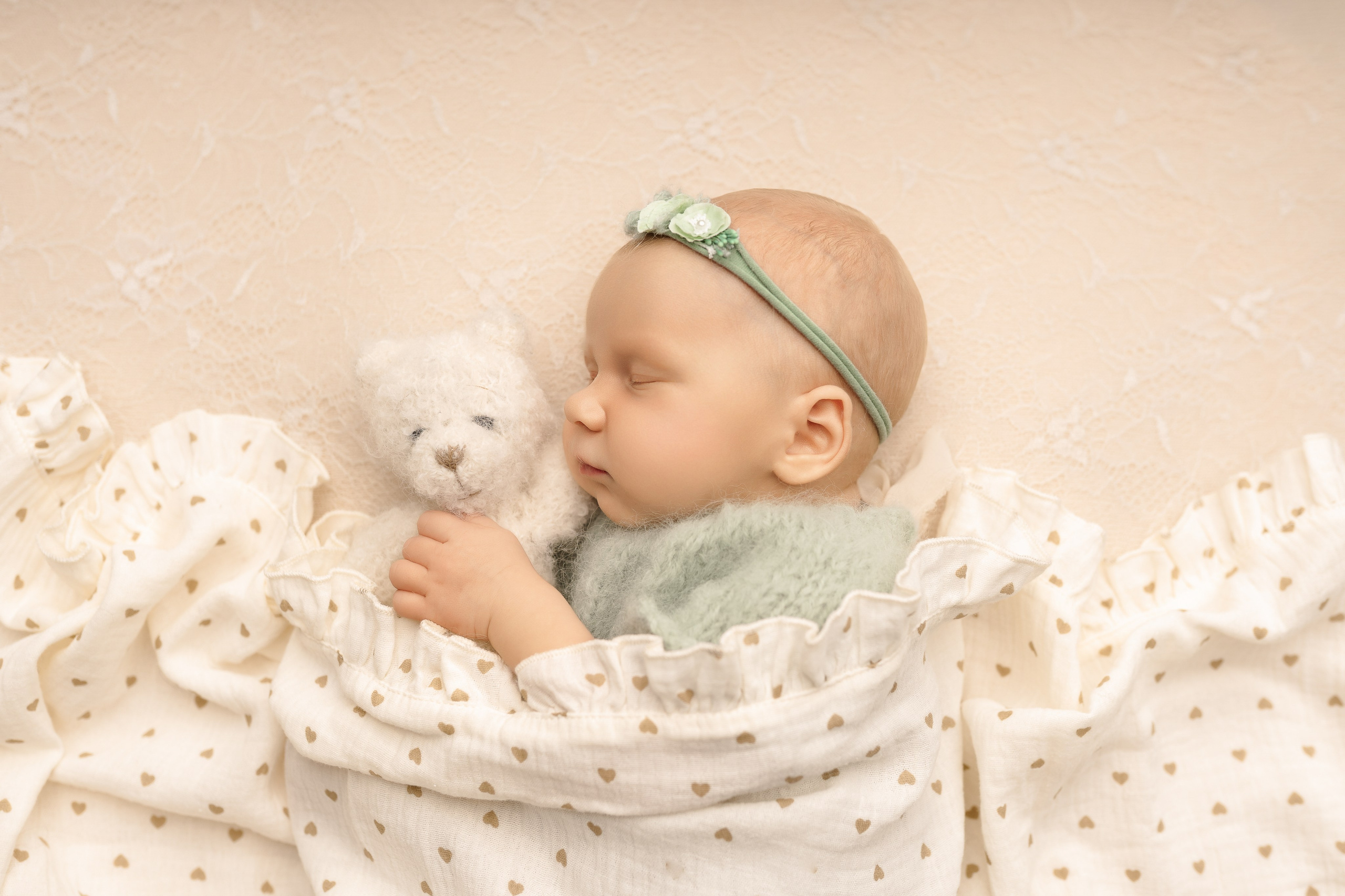 Esu Aleksandra naujagimių ir kudikių fotografė iš Vilniaus